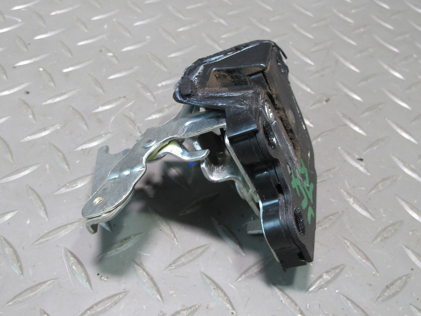 1998-2007 Lexus J100 LX470 Rear Left Side Back Door Hatch Tail Gate Lock Latch