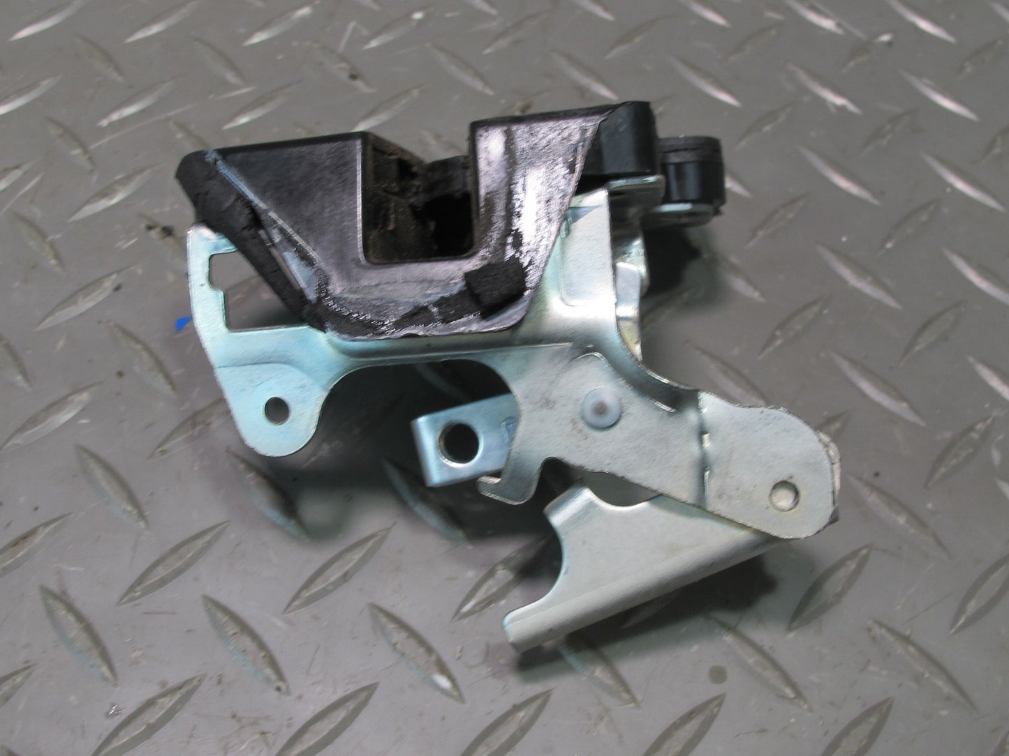 1998-2007 Lexus J100 LX470 Rear Left Side Back Door Hatch Tail Gate Lock Latch