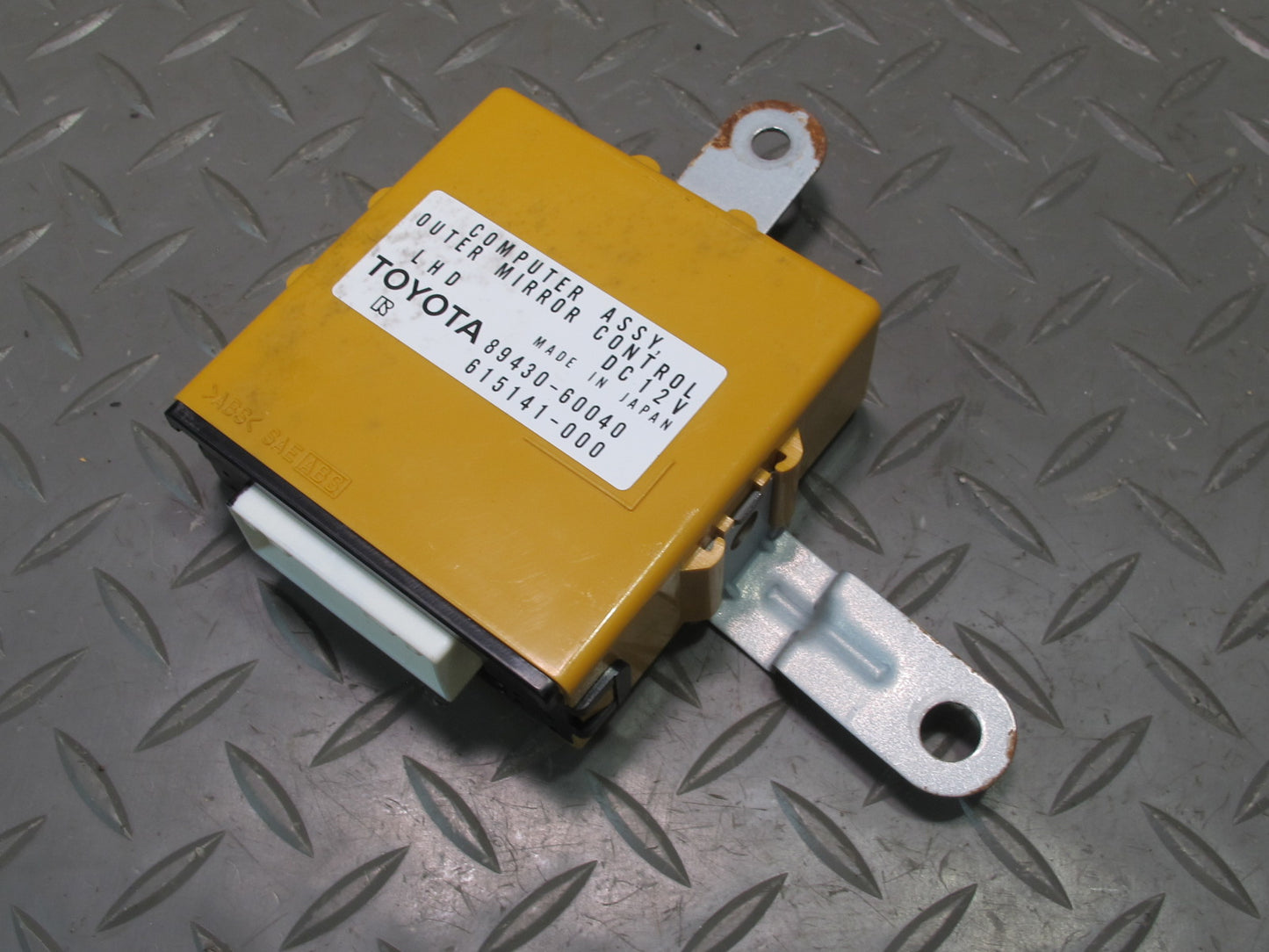 2002-2007 Lexus J100 LX470 Outer Mirror Memory Control Module 89430-60040