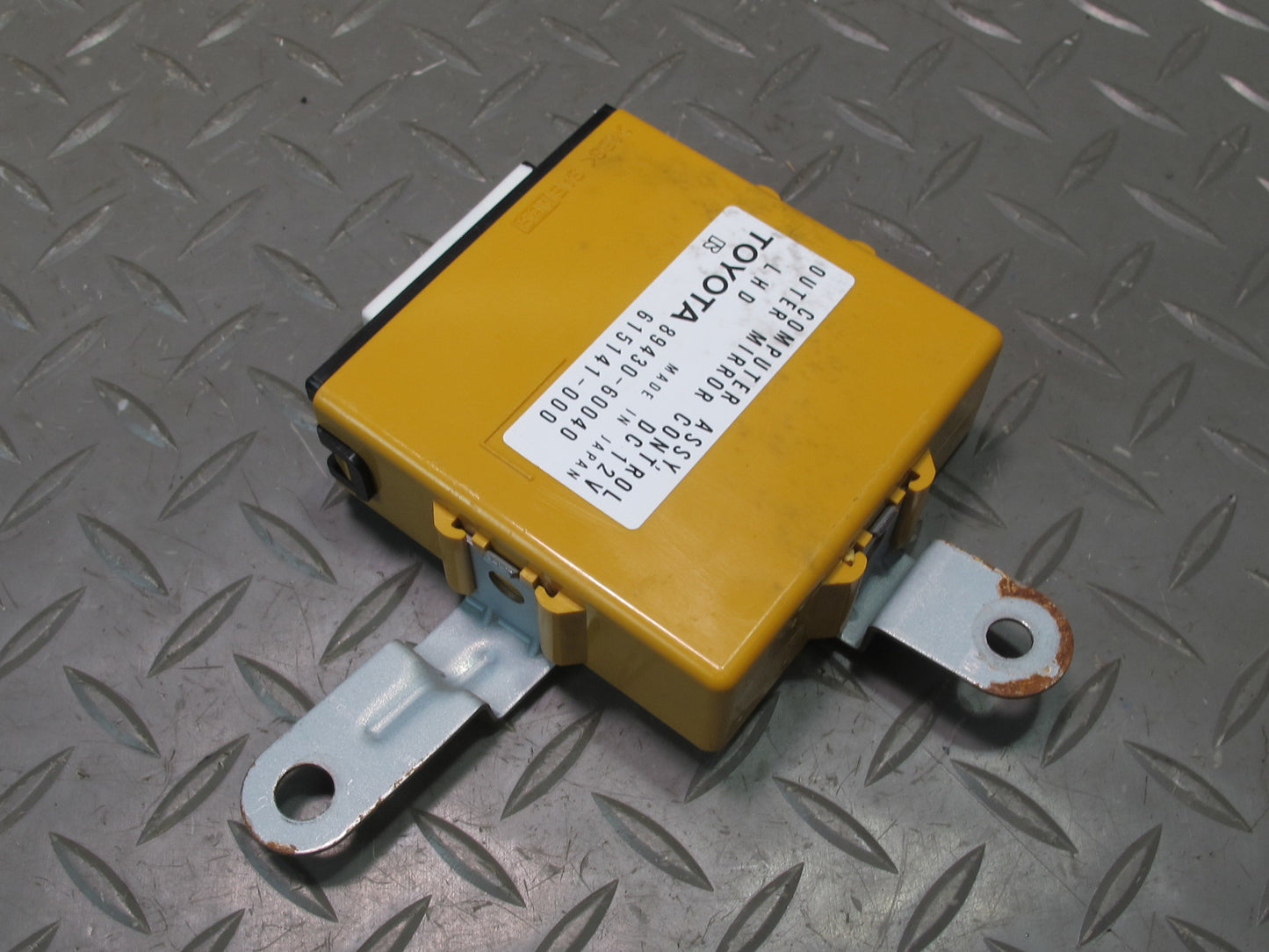 2002-2007 Lexus J100 LX470 Outer Mirror Memory Control Module 89430-60040