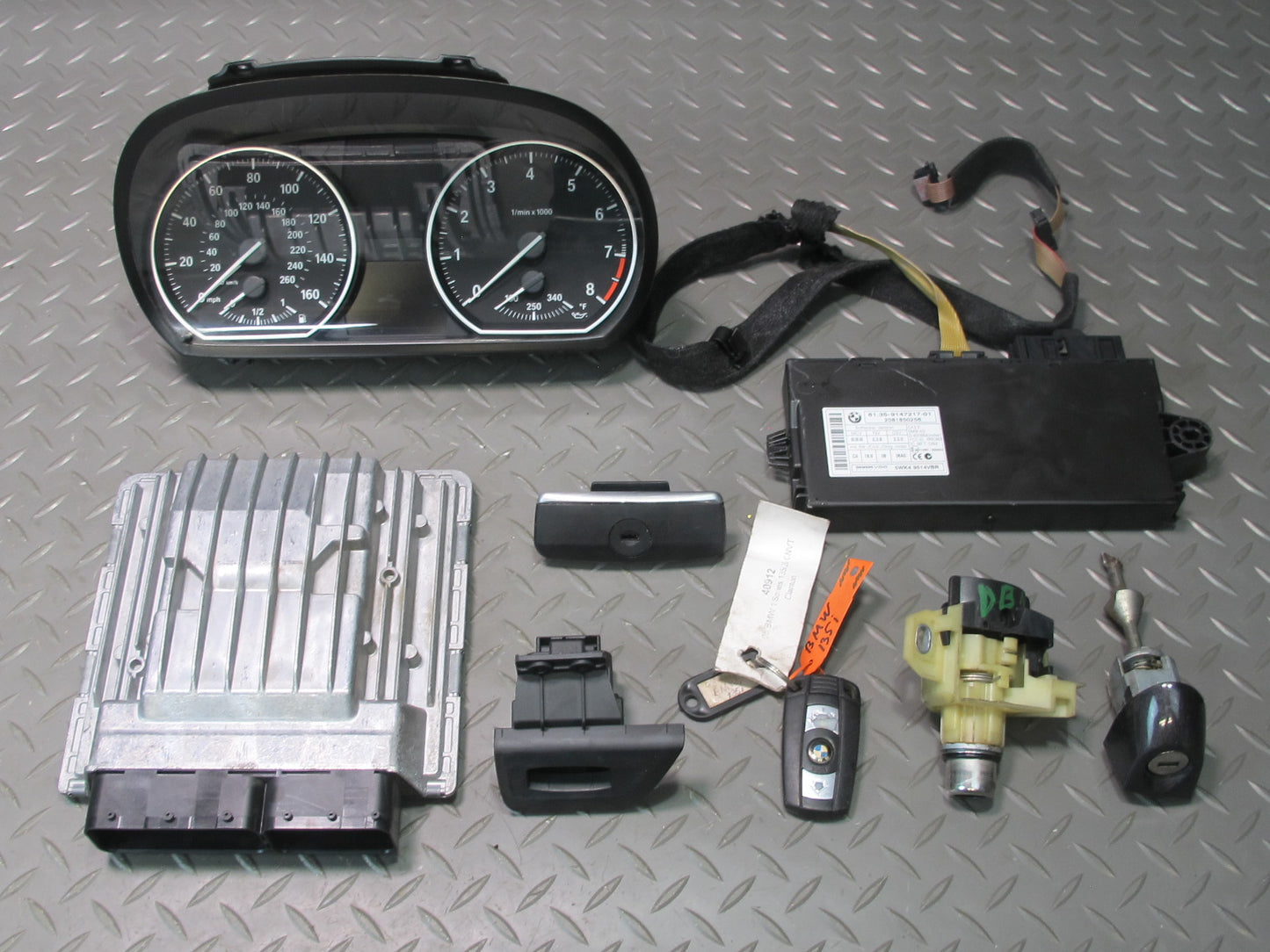 2008 BMW E82 E88 135i ECM ECU CAS Speedo Ignition Door Glove Trunk Lock KEY Set
