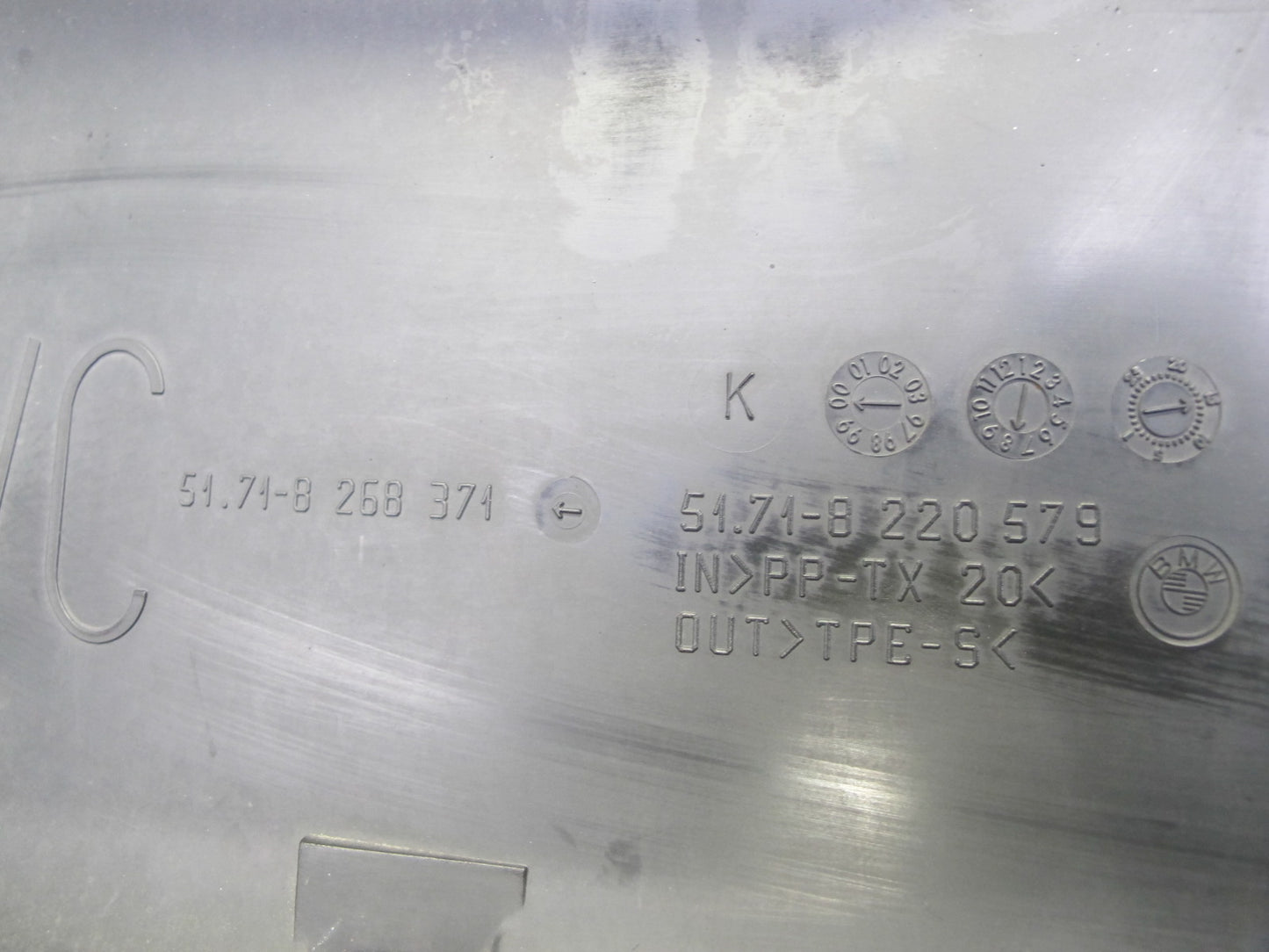 01-03 BMW E46 330ci Coupe Convert Front Radiator Air Duct Panel 8268371 OEM