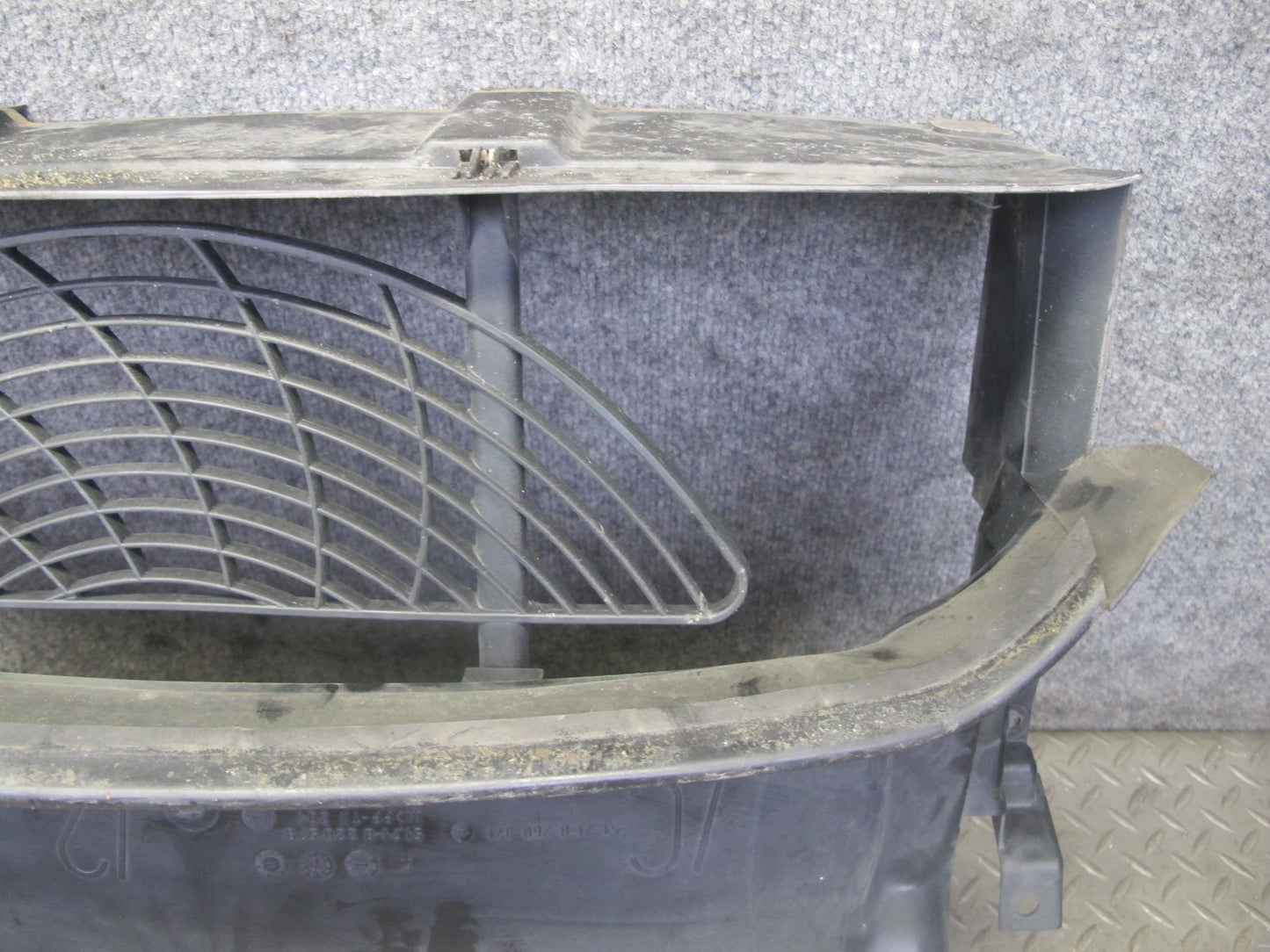 01-03 BMW E46 330ci Coupe Convert Front Radiator Air Duct Panel 8268371 OEM