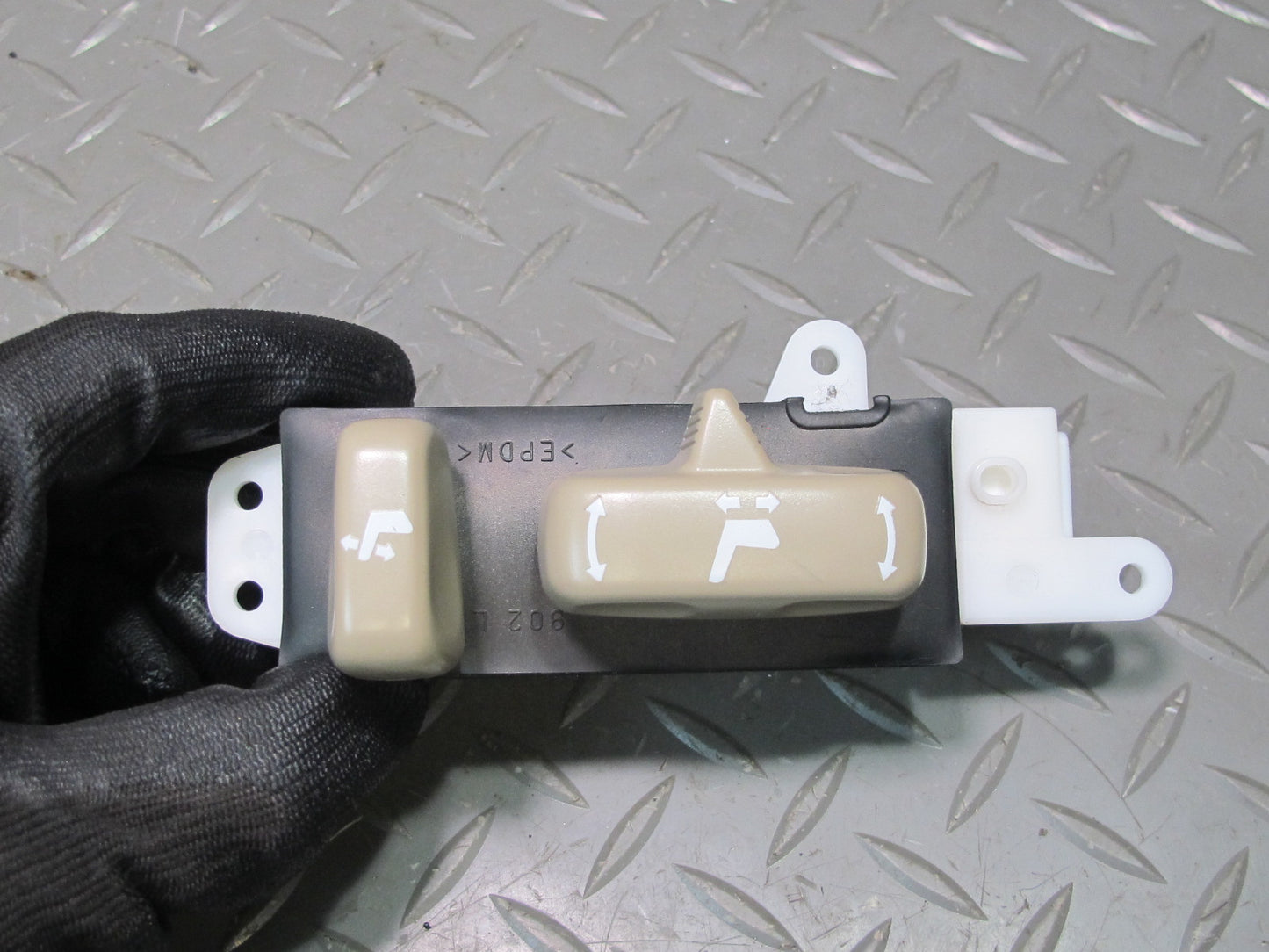 2003-2007 Lexus UZJ100L LX470 Front Left Seat Adjust Lumbar Control Switch Set