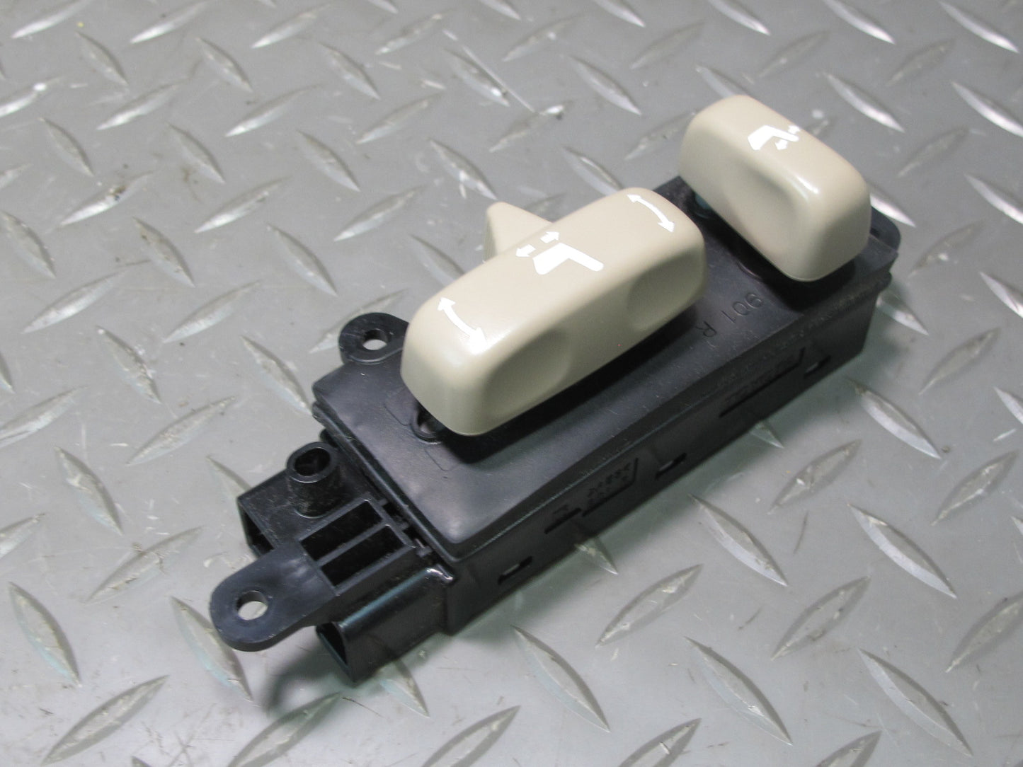 2003-2007 Lexus UZJ100L LX470 Front Right Seat Adjust Lumbar Control Switch Set