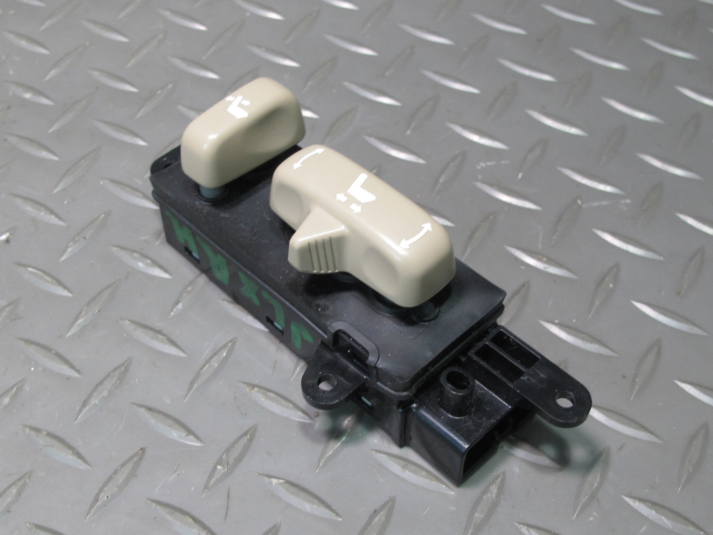 2003-2007 Lexus UZJ100L LX470 Front Right Seat Adjust Lumbar Control Switch Set