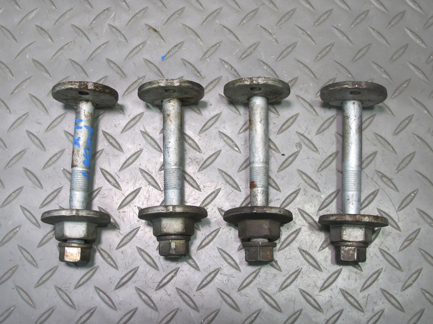 1998-2007 Lexus UZJ100L LX470 Suspension Eccentric Adjust Camber Bolt Set of 4