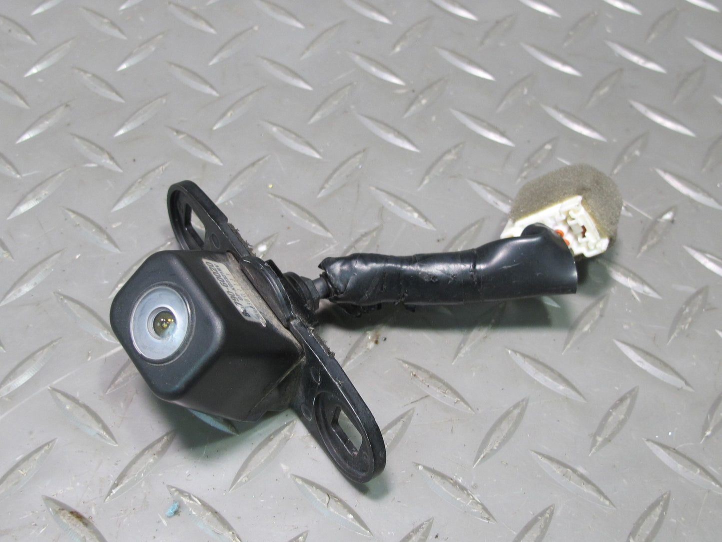 2004-2007 Lexus UZJ100L LX470 Rear View Backup Reverse Camera 86790-60020