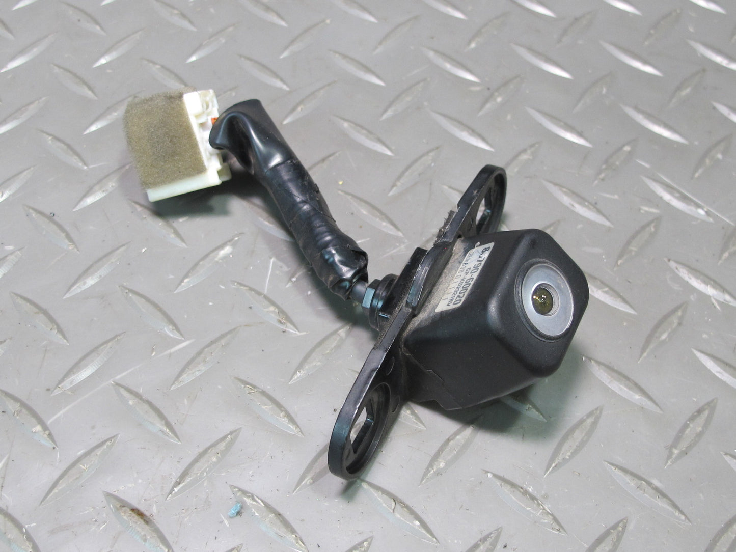 2004-2007 Lexus UZJ100L LX470 Rear View Backup Reverse Camera 86790-60020