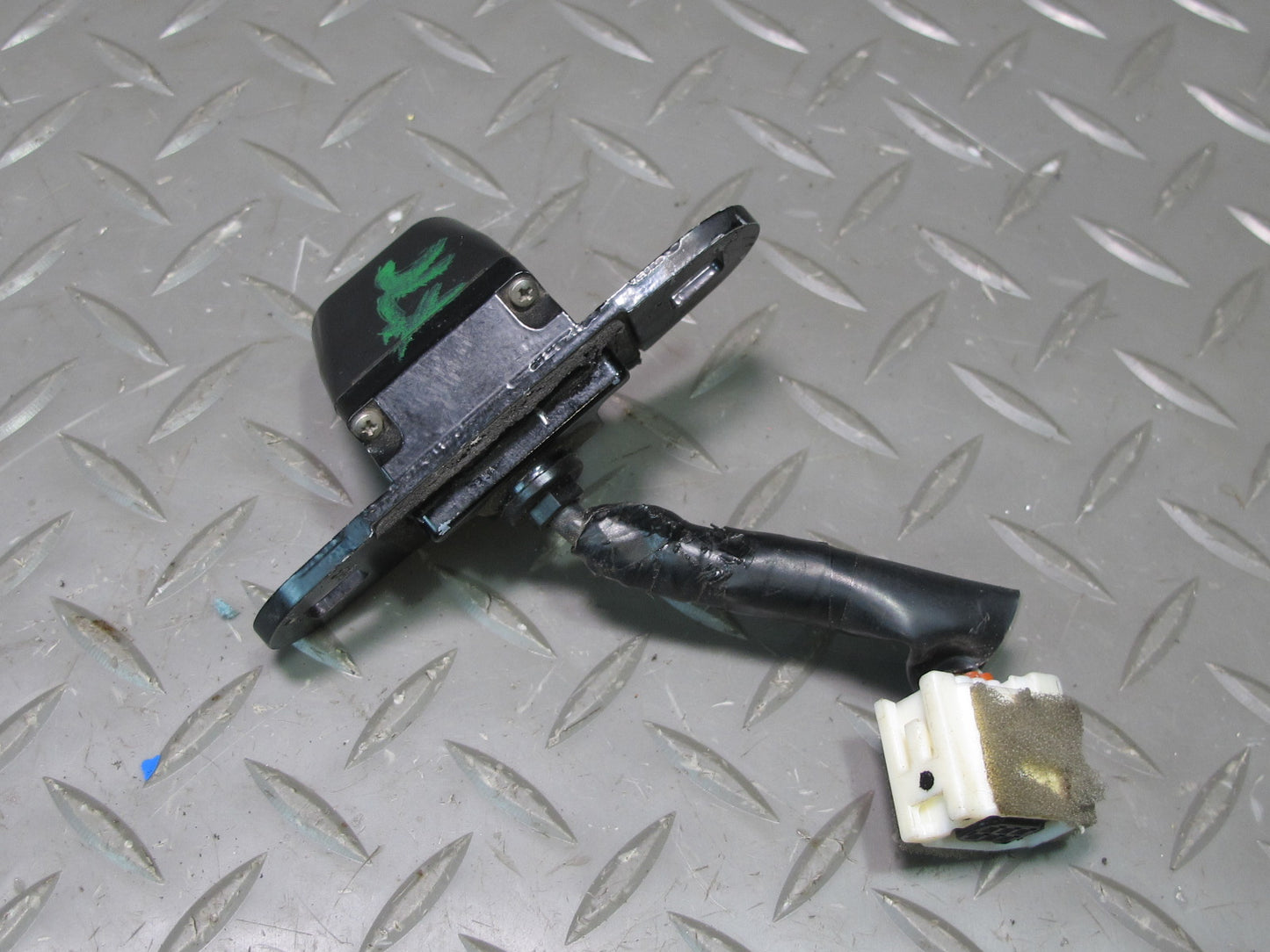 2004-2007 Lexus UZJ100L LX470 Rear View Backup Reverse Camera 86790-60020