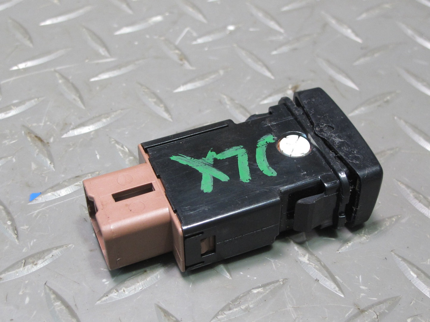 2003-2007 Lexus UZJ100L LX470 Right Heated Seat Heater Button Switch