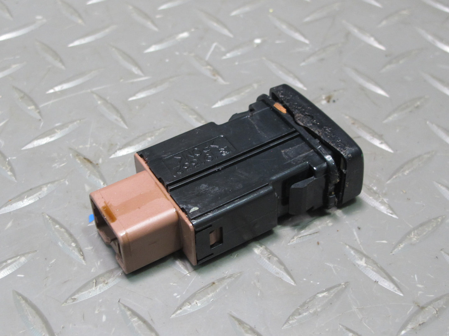 2003-2007 Lexus UZJ100L LX470 Right Heated Seat Heater Button Switch