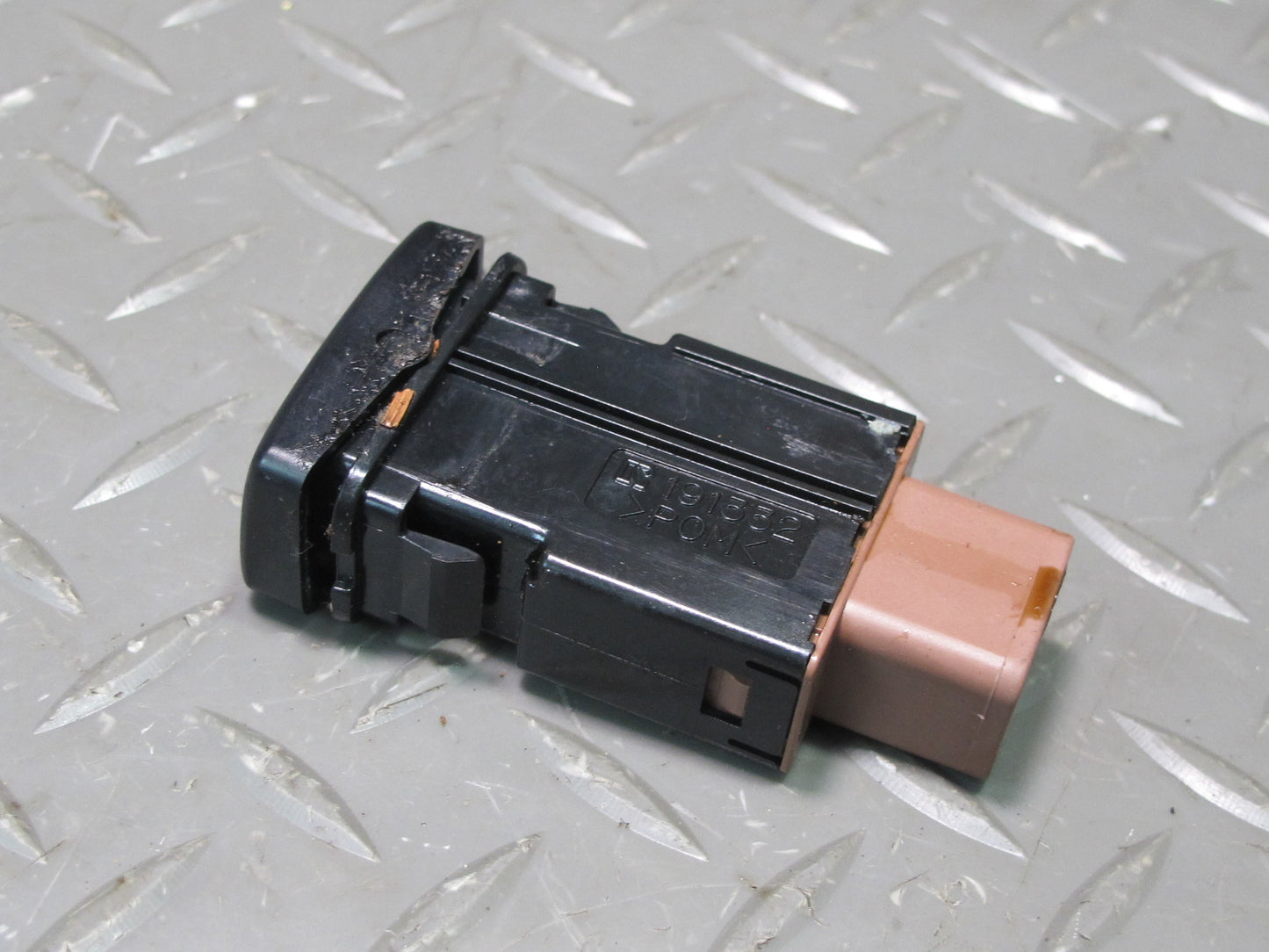 2003-2007 Lexus UZJ100L LX470 Right Heated Seat Heater Button Switch