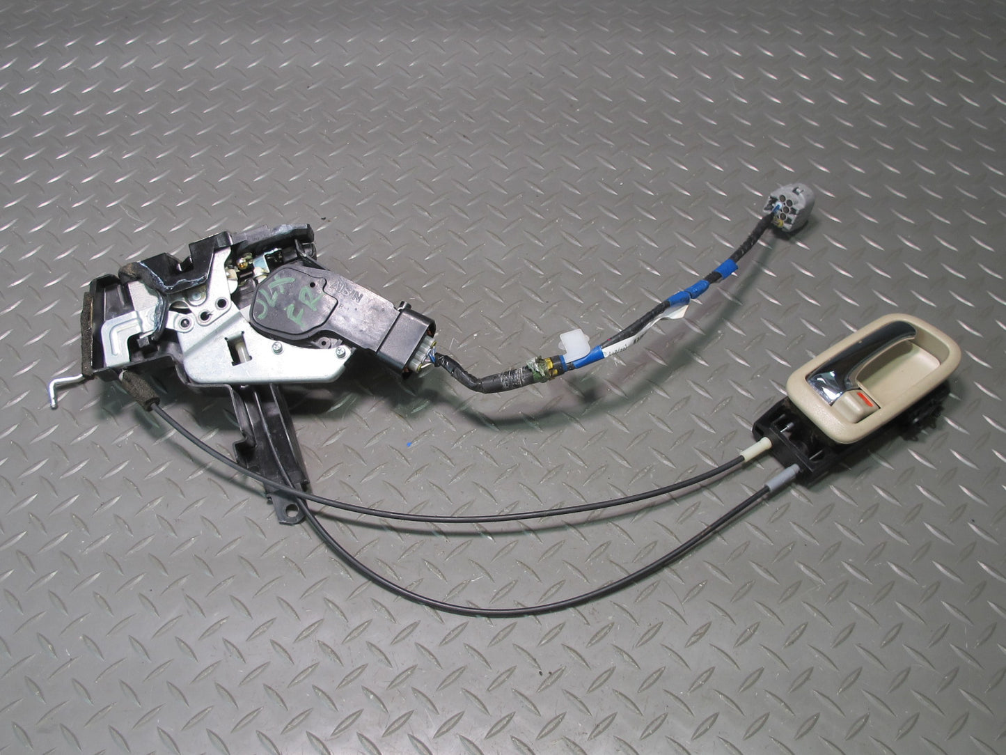 2003-2007 Lexus UZJ100L LX470 Front Right Door Lock Latch Actuator W/ Handle