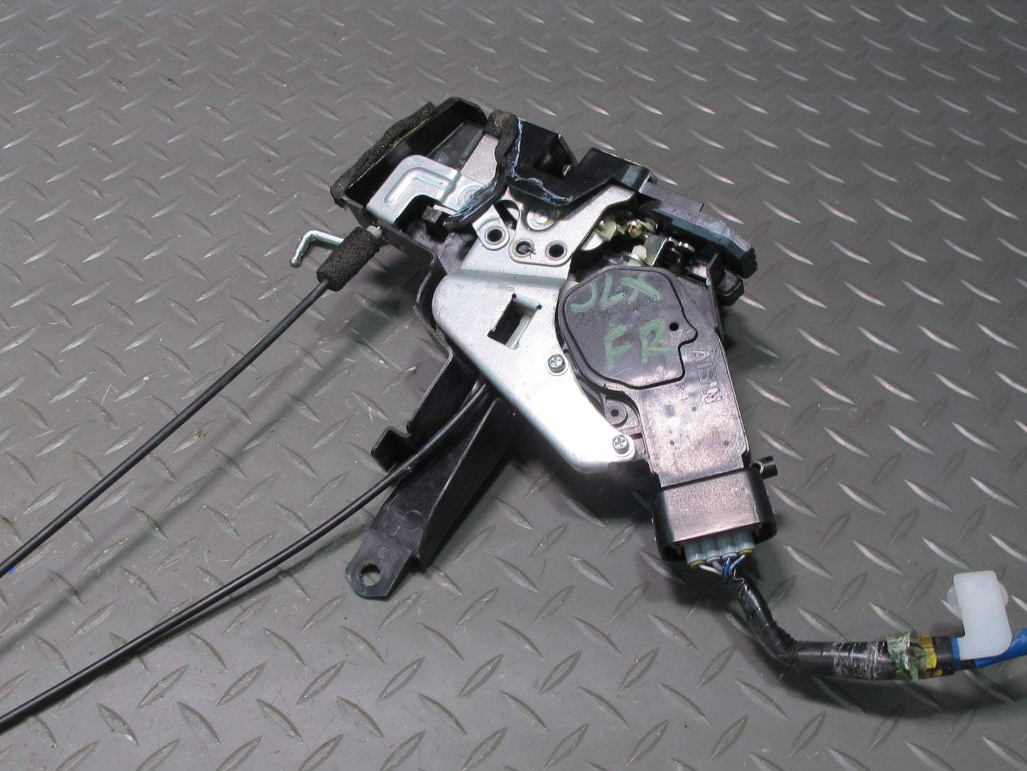 2003-2007 Lexus UZJ100L LX470 Front Right Door Lock Latch Actuator W/ Handle