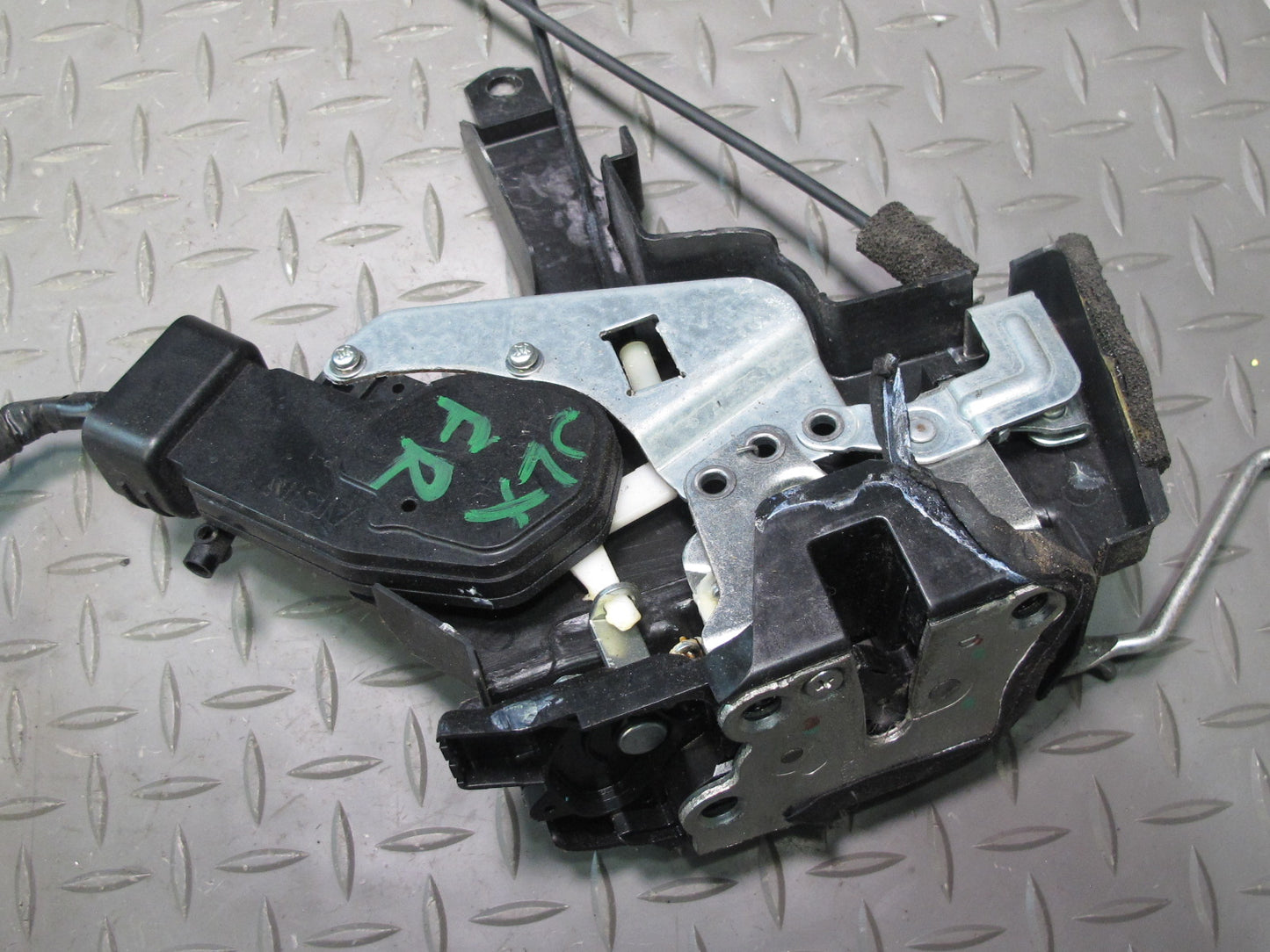 2003-2007 Lexus UZJ100L LX470 Front Right Door Lock Latch Actuator W/ Handle
