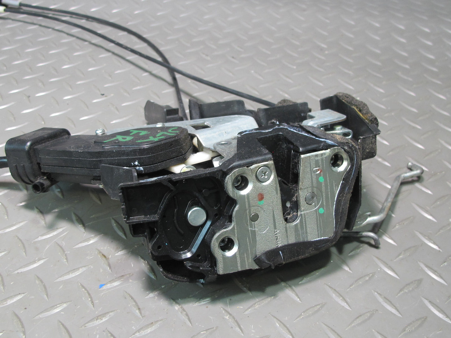 2003-2007 Lexus UZJ100L LX470 Front Right Door Lock Latch Actuator W/ Handle