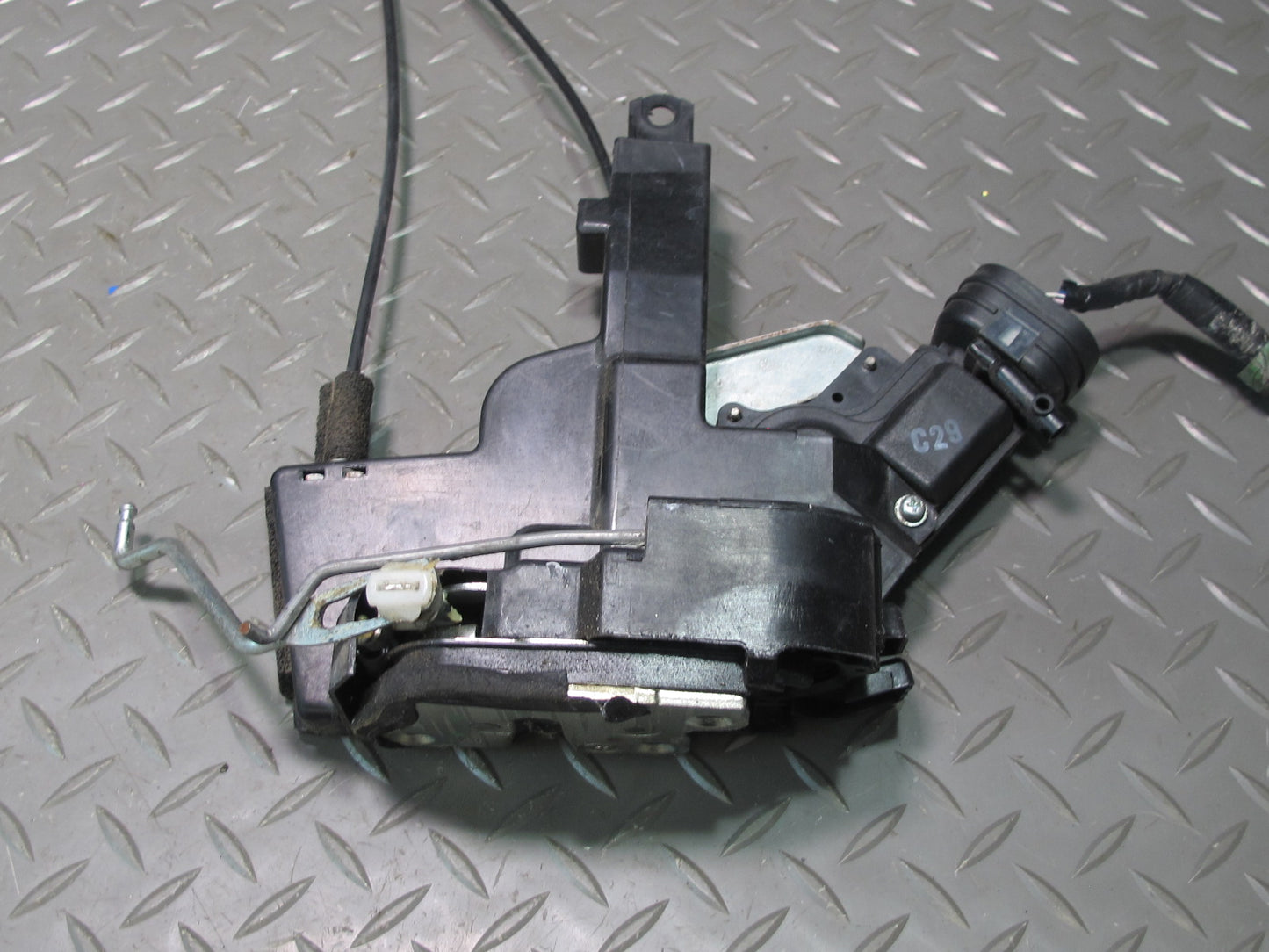 2003-2007 Lexus UZJ100L LX470 Front Right Door Lock Latch Actuator W/ Handle