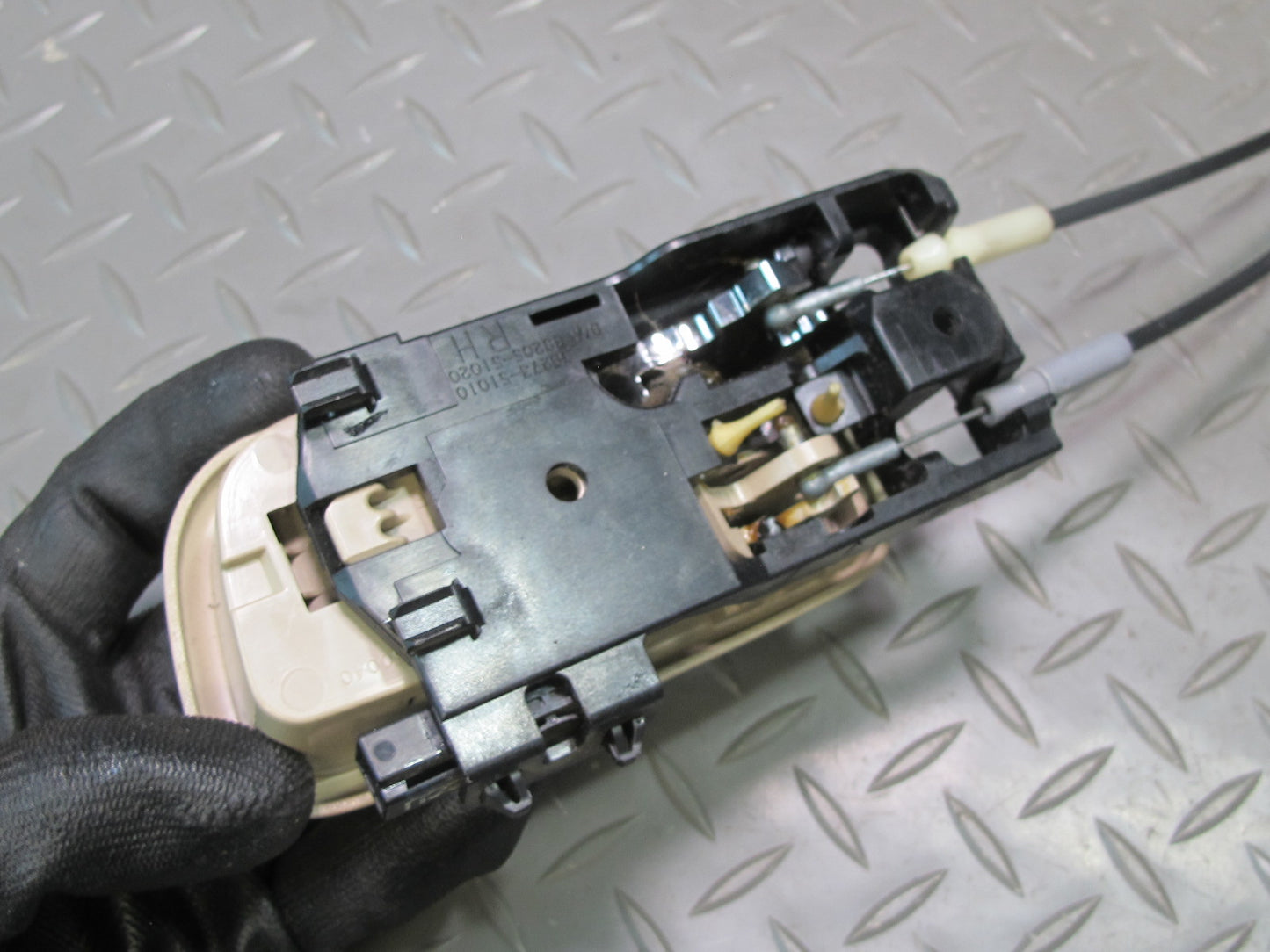 2003-2007 Lexus UZJ100L LX470 Rear Right Door Lock Latch Actuator W/ Handle