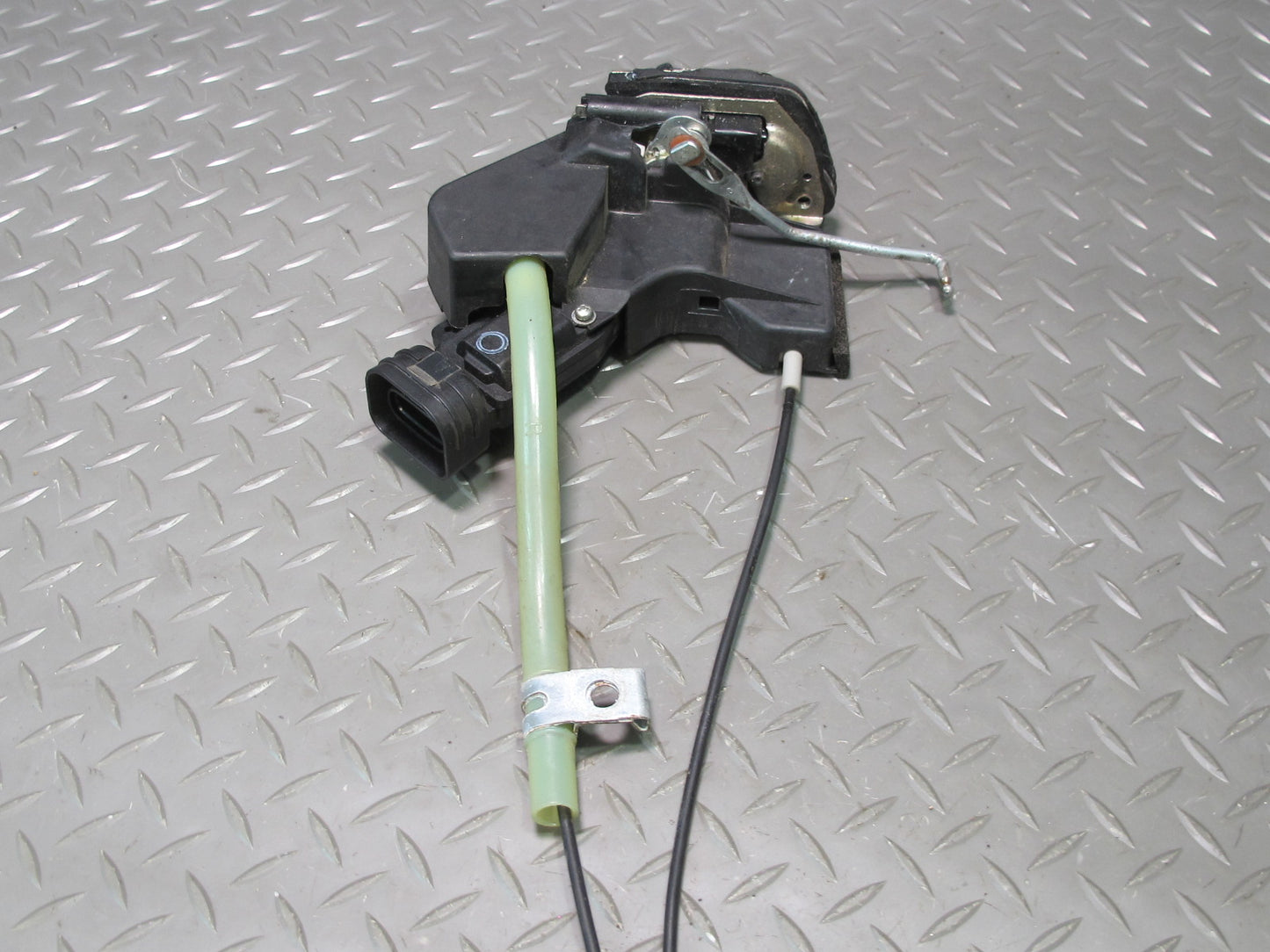 2003-2007 Lexus UZJ100L LX470 Rear Right Door Lock Latch Actuator W/ Handle