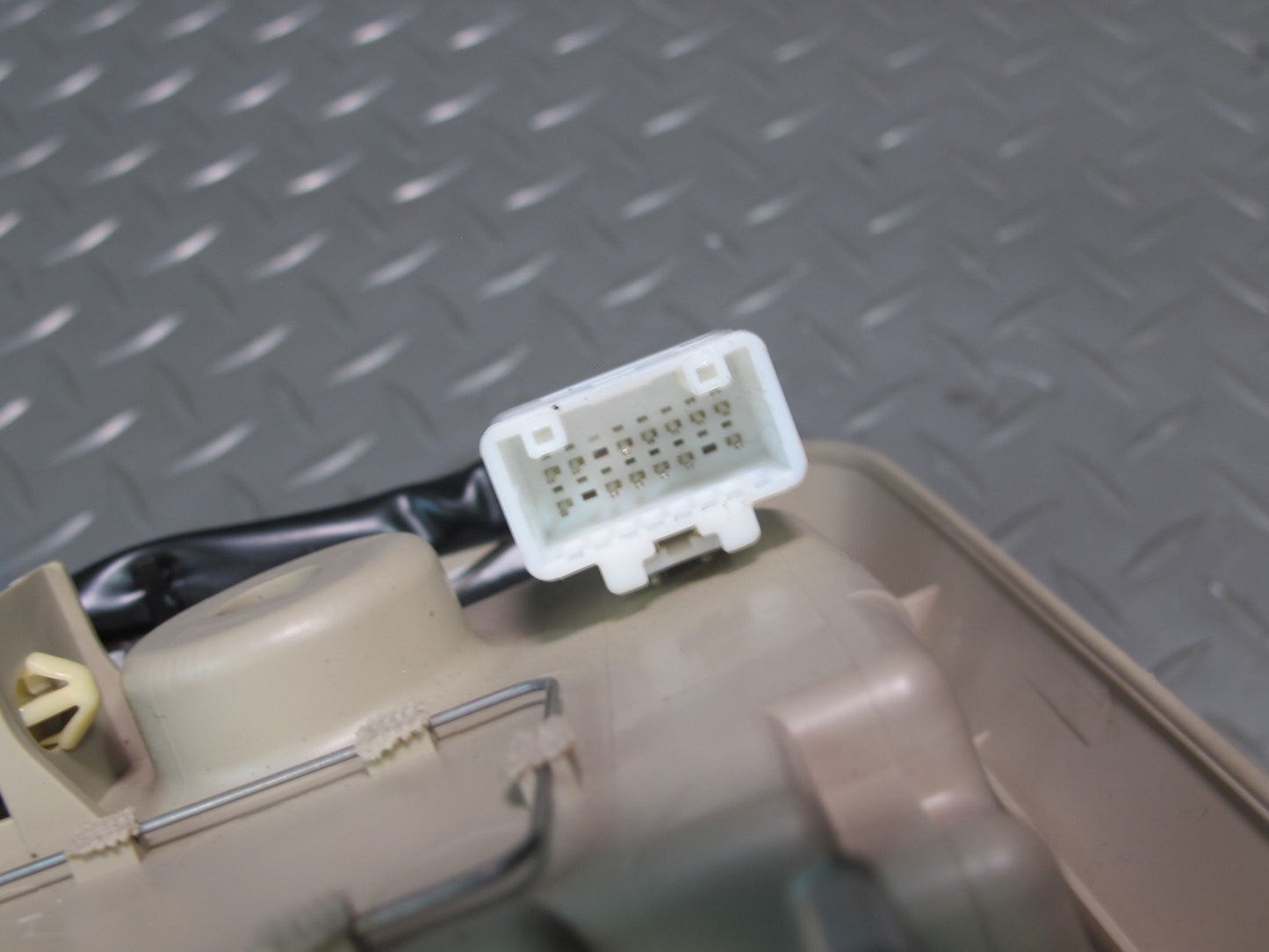 2003-2007 Lexus UZJ100L LX470 Upper Roof Overhead Console Dome Light Lamp Set