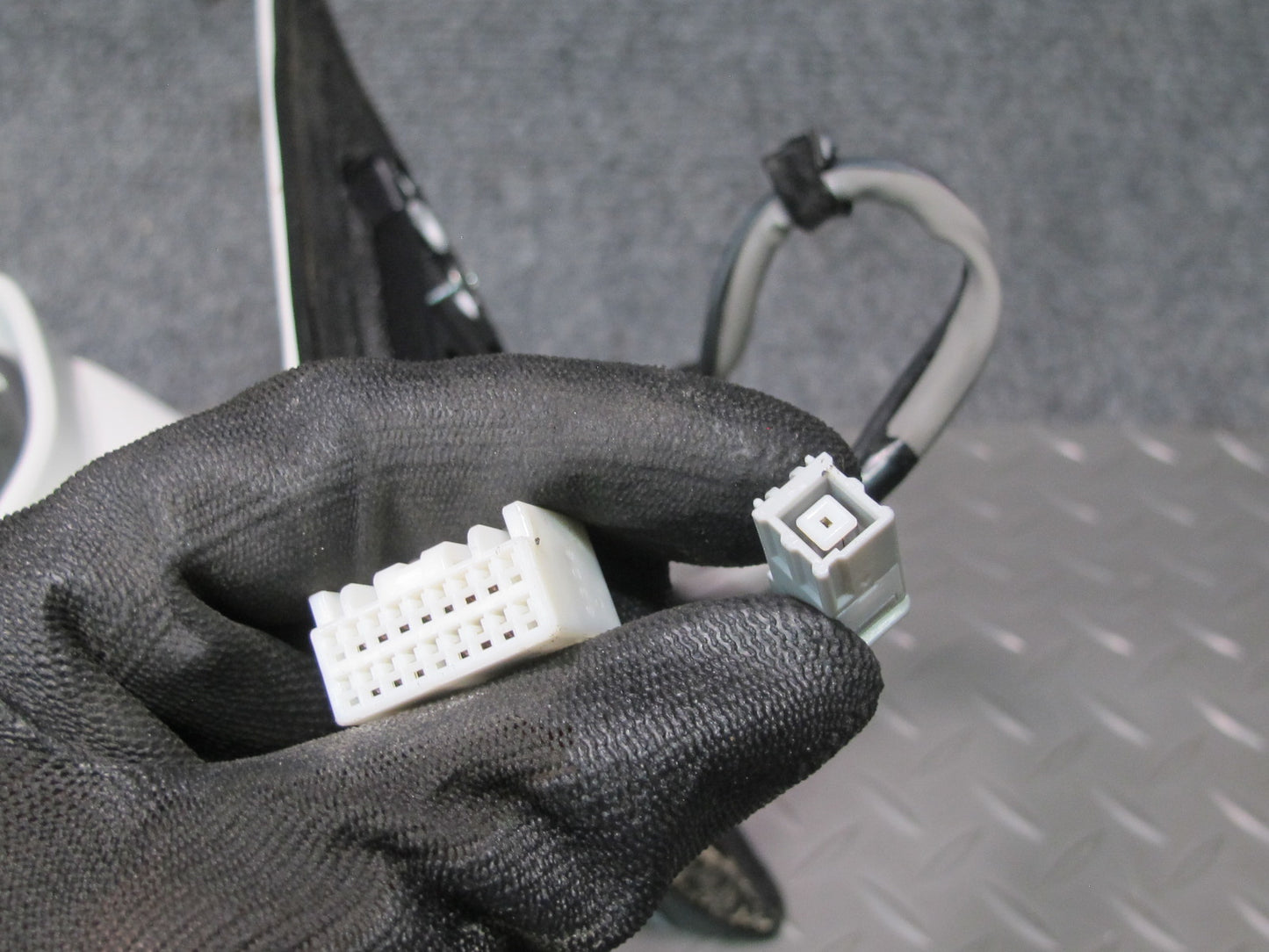 2006-2007 Lexus UZJ100L LX470 Left Door Heated Exterior Side View Power Mirror