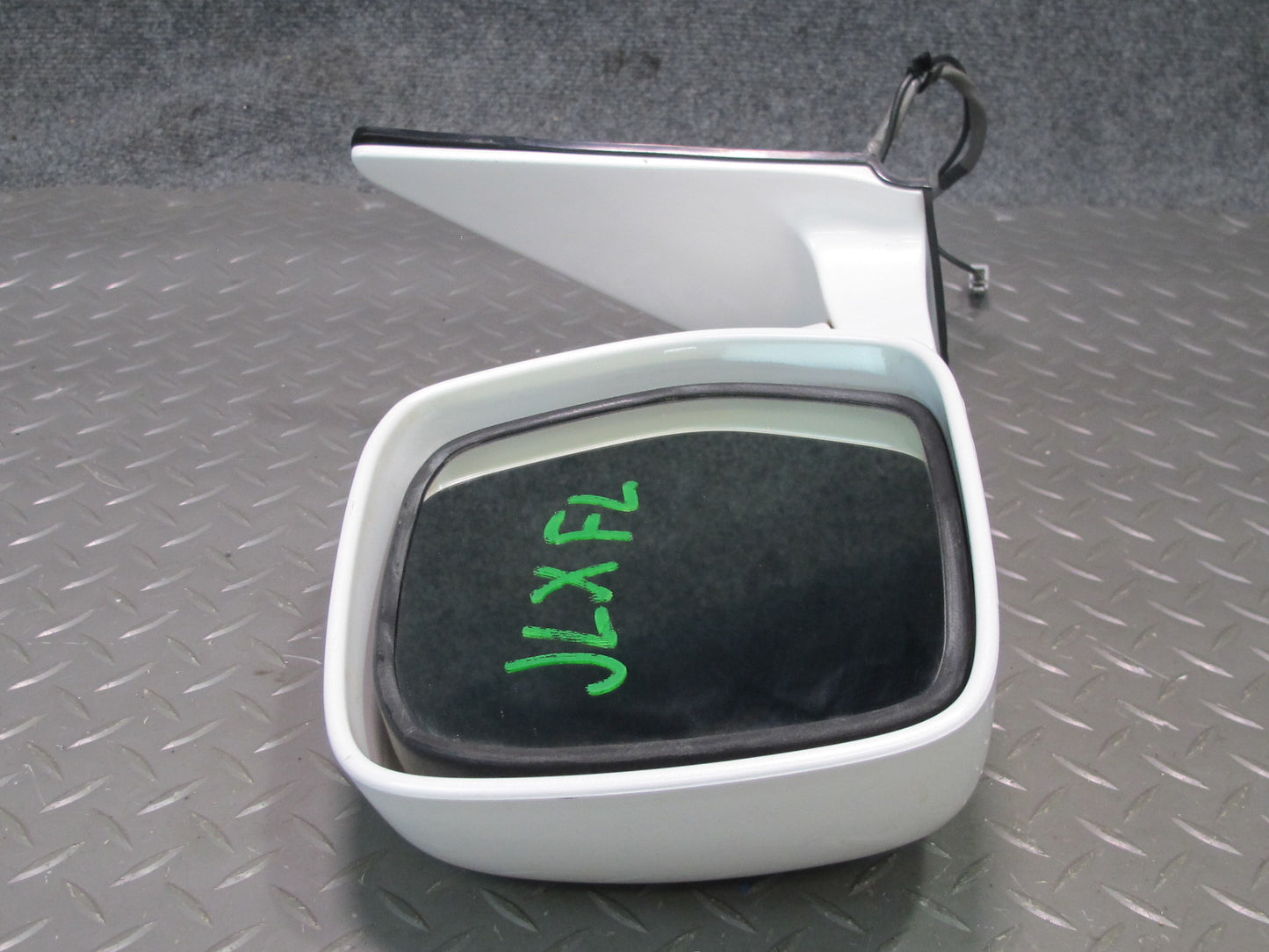 2006-2007 Lexus UZJ100L LX470 Left Door Heated Exterior Side View Power Mirror