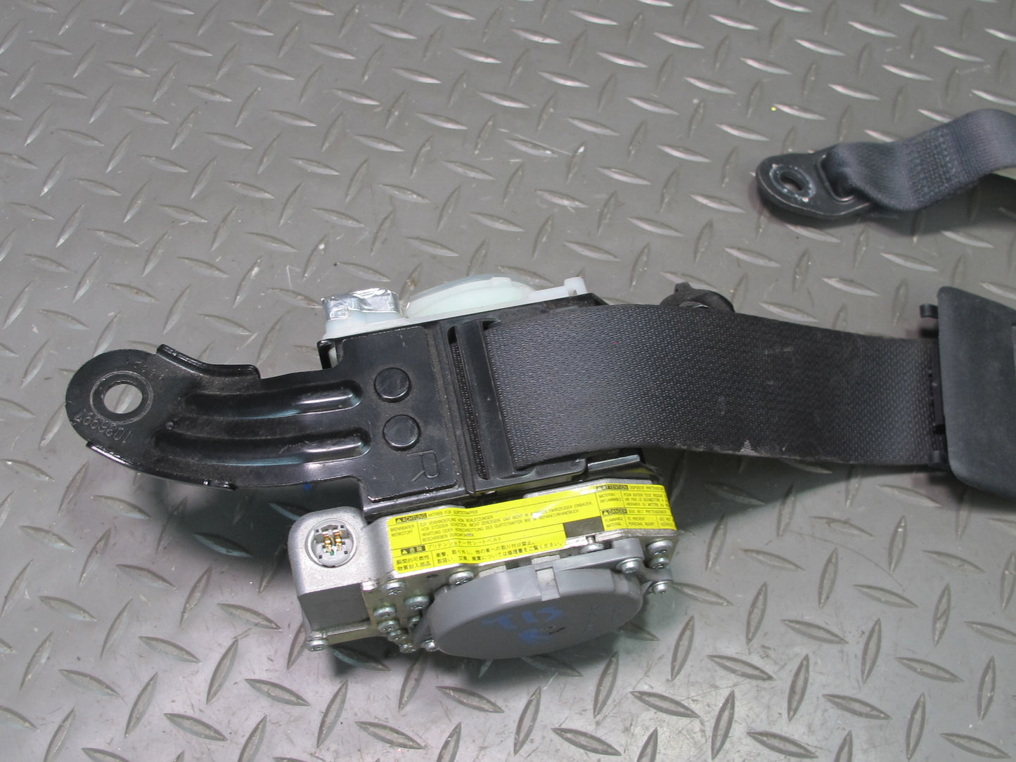 08 LEXUS USE20L IS-F REAR LEFT RIGHT SEATBELT RETRACTOR SET OEM