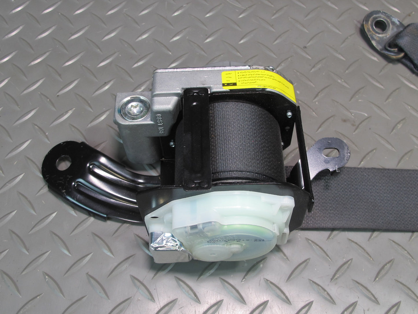 08 LEXUS USE20L IS-F REAR LEFT RIGHT SEATBELT RETRACTOR SET OEM