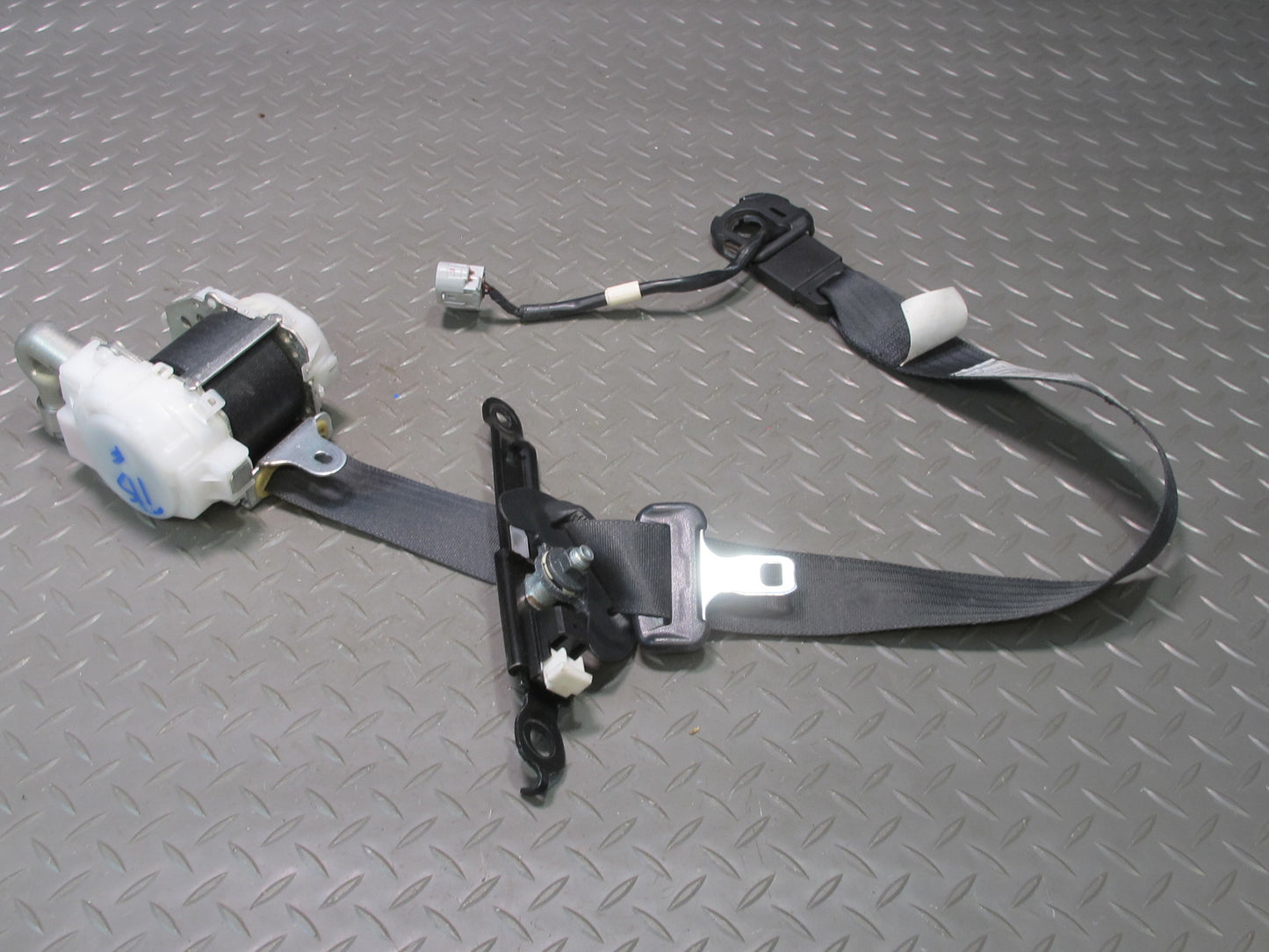2008 LEXUS USE20L IS-F FRONT LEFT RIGHT SEATBELT RETRACTOR SET OEM