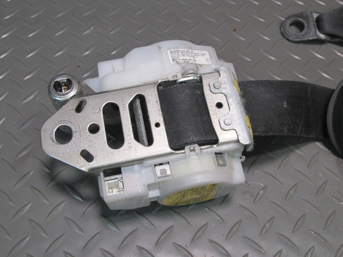 2008 LEXUS USE20L IS-F FRONT LEFT RIGHT SEATBELT RETRACTOR SET OEM