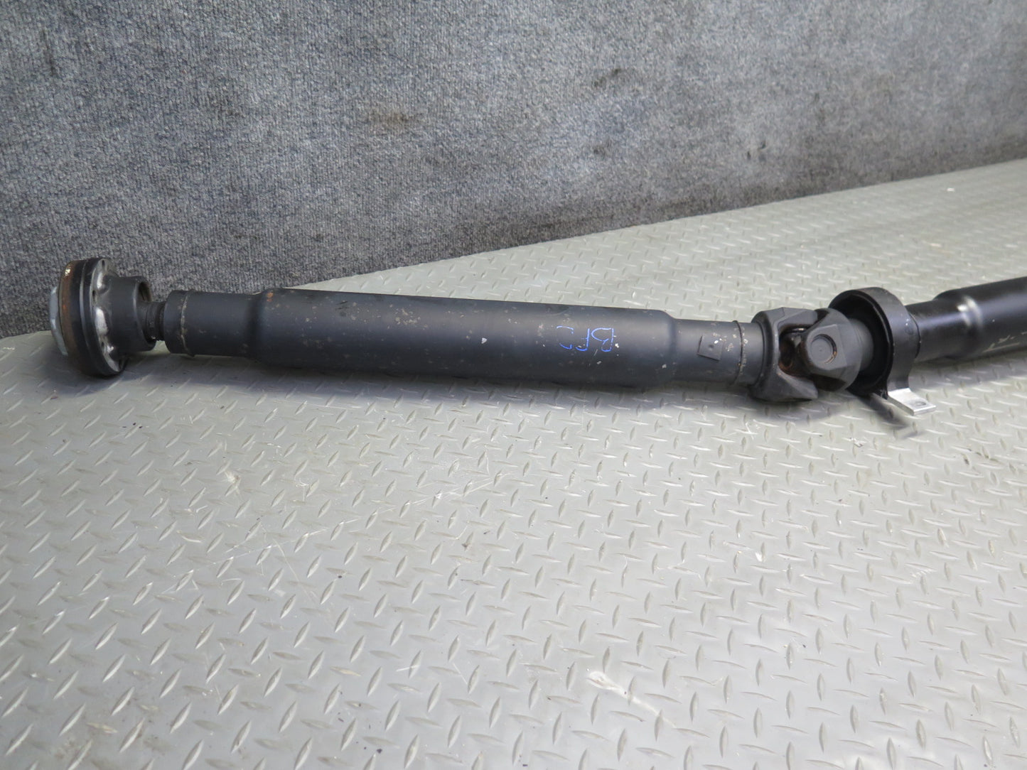 2006-2010 BMW E60 M5 SMG Rear Driveshaft Drive Shaft 2282720 55k Miles