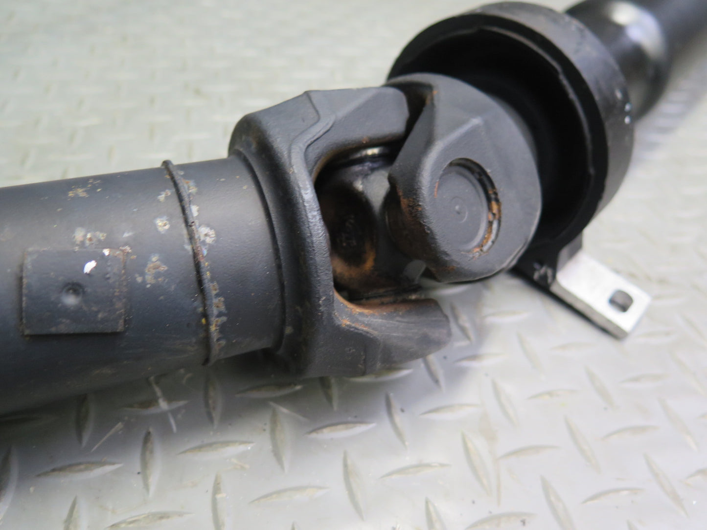 2006-2010 BMW E60 M5 SMG Rear Driveshaft Drive Shaft 2282720 55k Miles