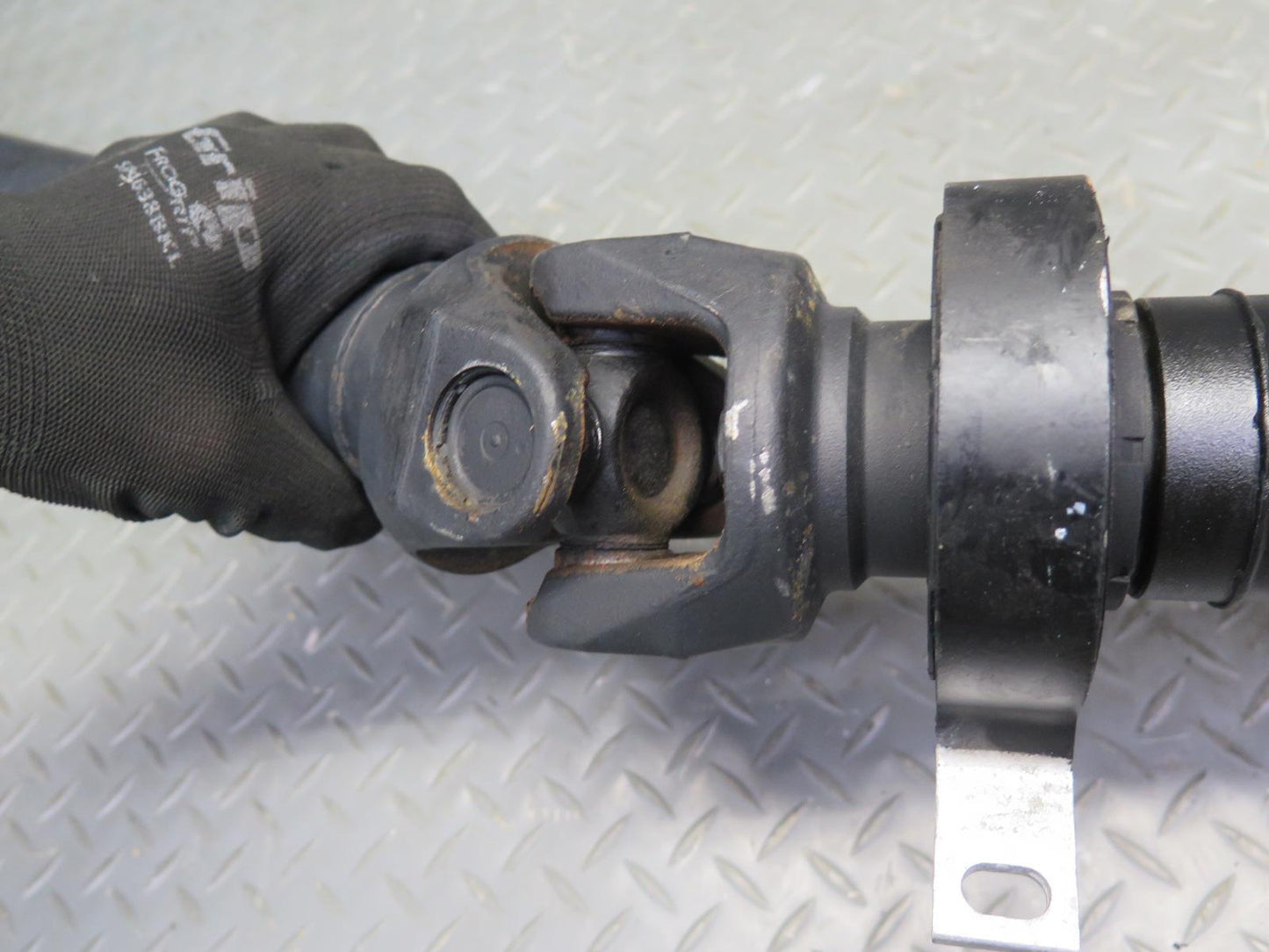 2006-2010 BMW E60 M5 SMG Rear Driveshaft Drive Shaft 2282720 55k Miles