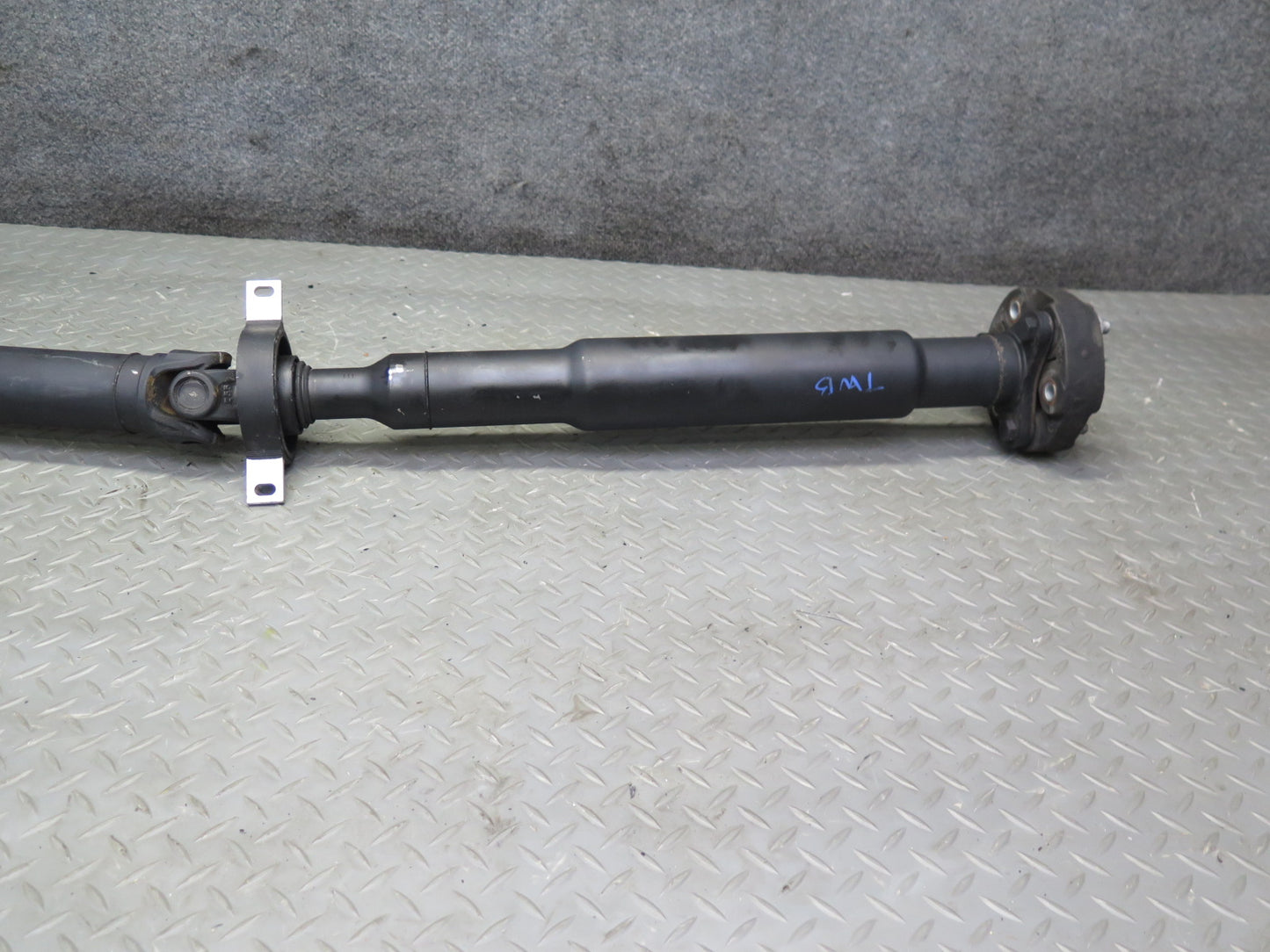 08-13 BMW E92 E93 335I N54 RWD A/T Rear Drive Shaft Driveshaft 7574678 64K OEM