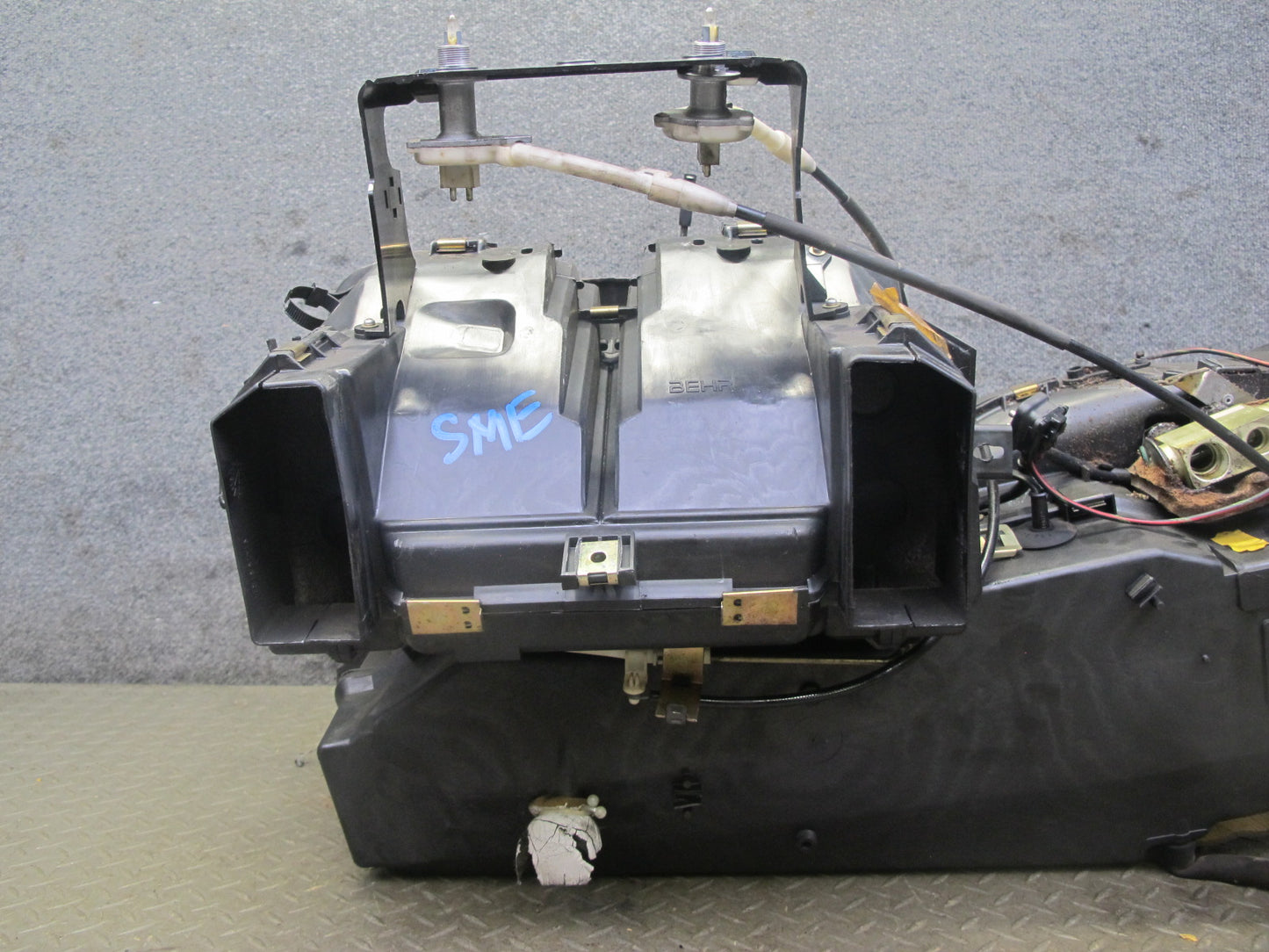 82-85 Mercedes W123 A/C Air Condition Evaporator Heater Climate Box OEM