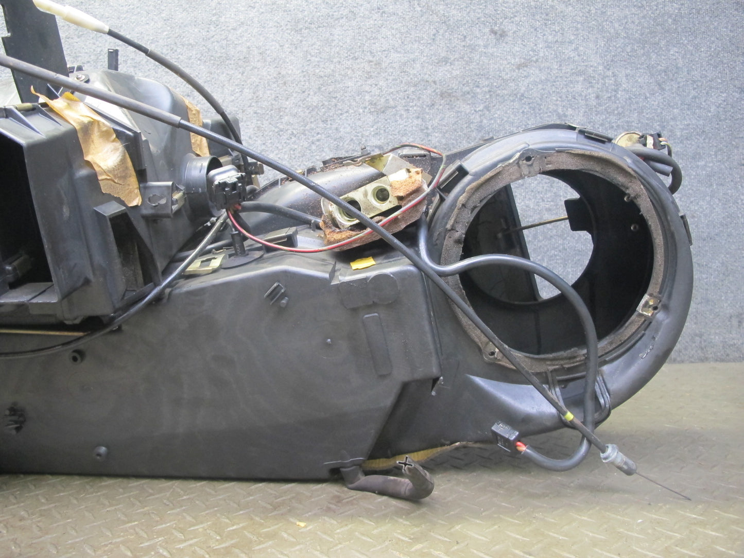 82-85 Mercedes W123 A/C Air Condition Evaporator Heater Climate Box OEM