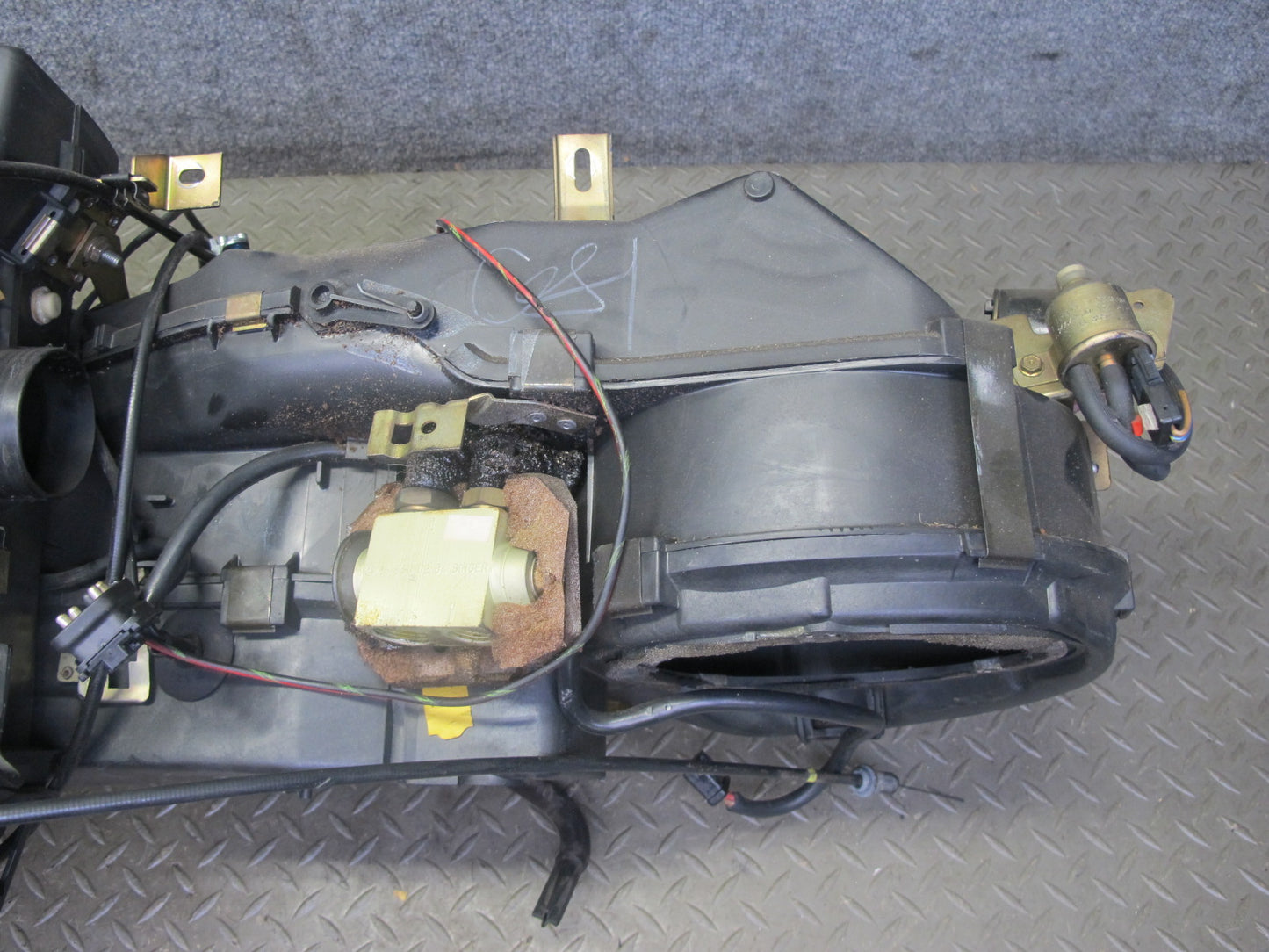 82-85 Mercedes W123 A/C Air Condition Evaporator Heater Climate Box OEM