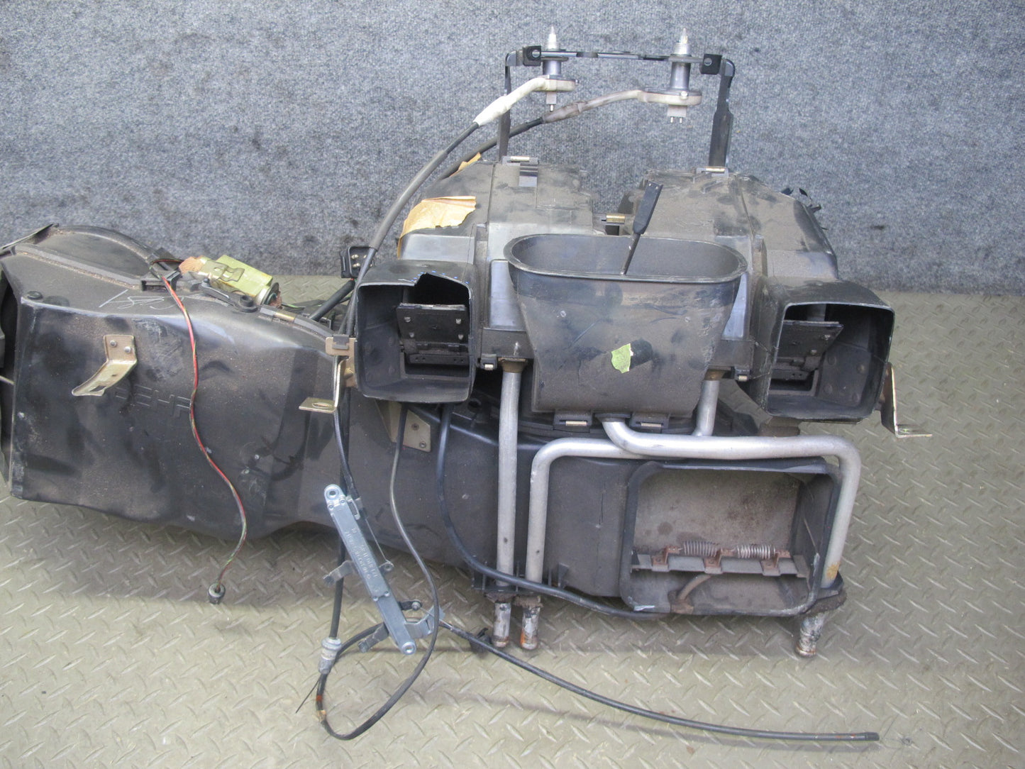 82-85 Mercedes W123 A/C Air Condition Evaporator Heater Climate Box OEM