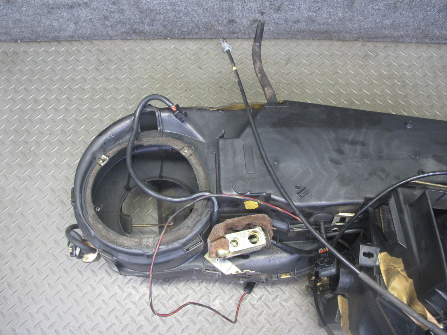 82-85 Mercedes W123 A/C Air Condition Evaporator Heater Climate Box OEM