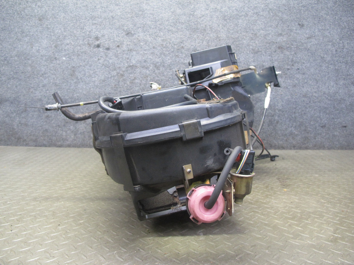 82-85 Mercedes W123 A/C Air Condition Evaporator Heater Climate Box OEM