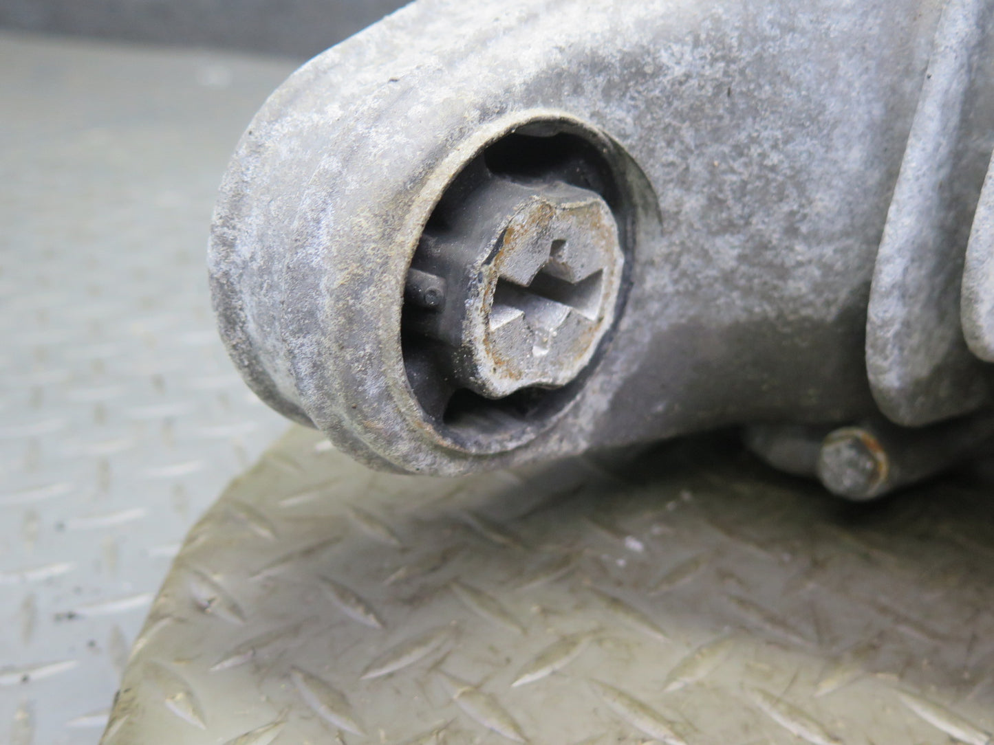 2011-2014 Porsche Cayenne 958 4.8L Turbo Front Axle Differential Carrier 2.92