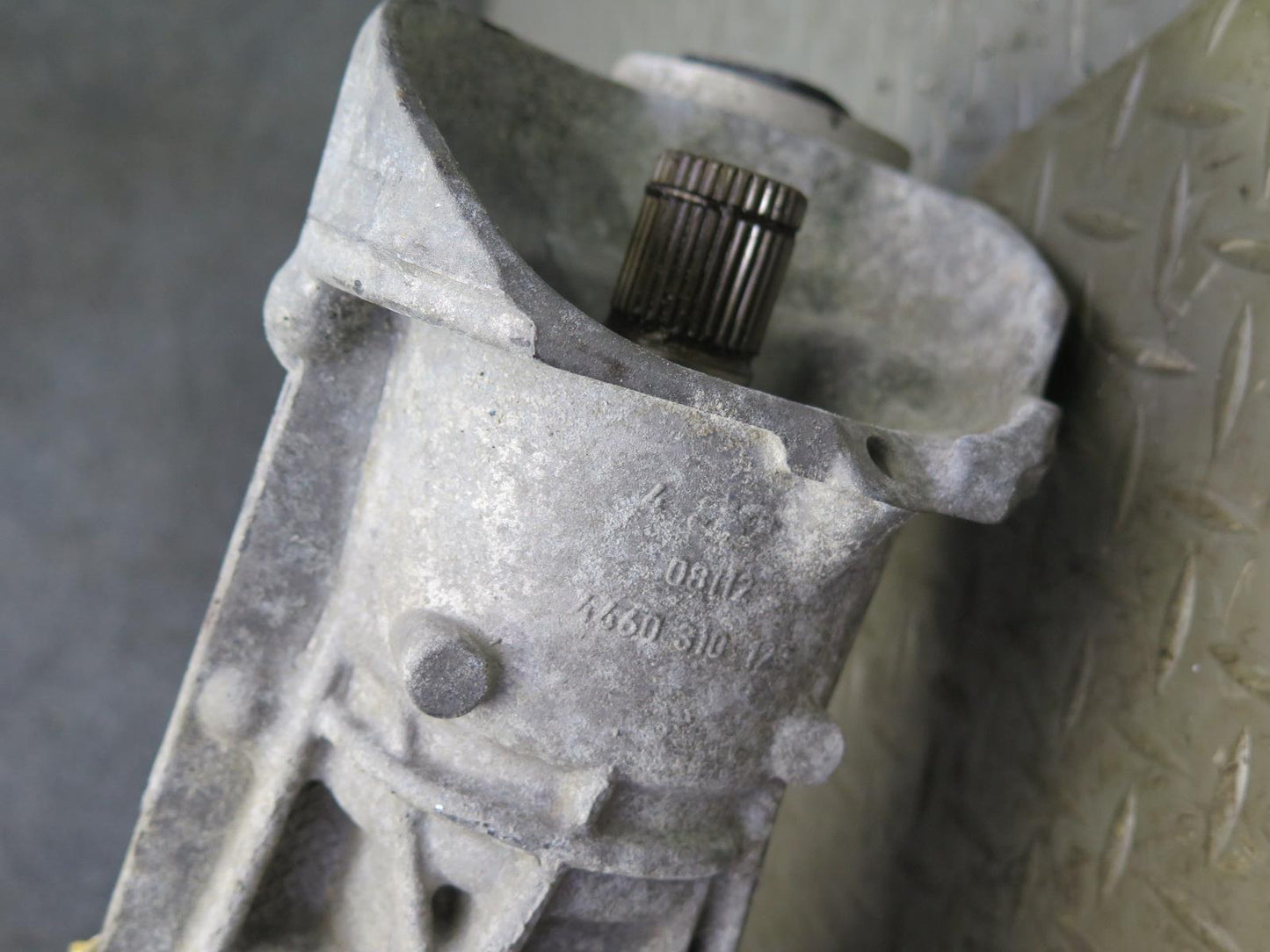 2011-2014 Porsche Cayenne 958 4.8L Turbo Front Axle Differential Carrier 2.92