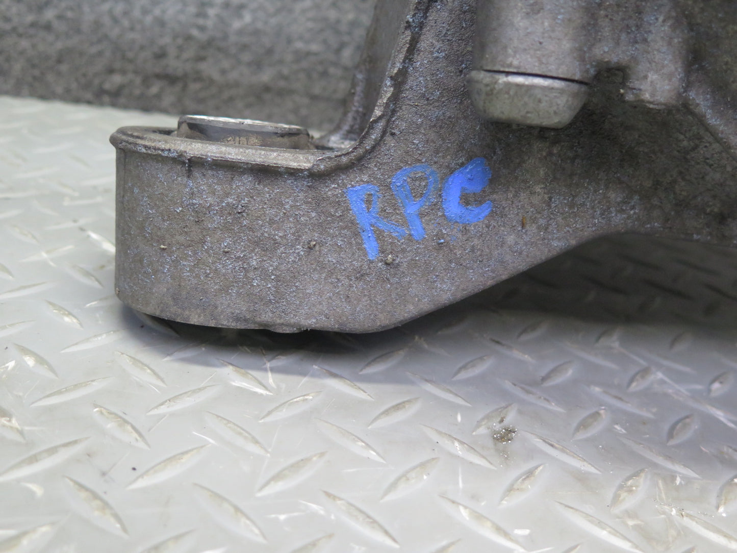 2011-2014 Porsche Cayenne 958 4.8L Turbo Rear Axle Differential Carrier 2.92