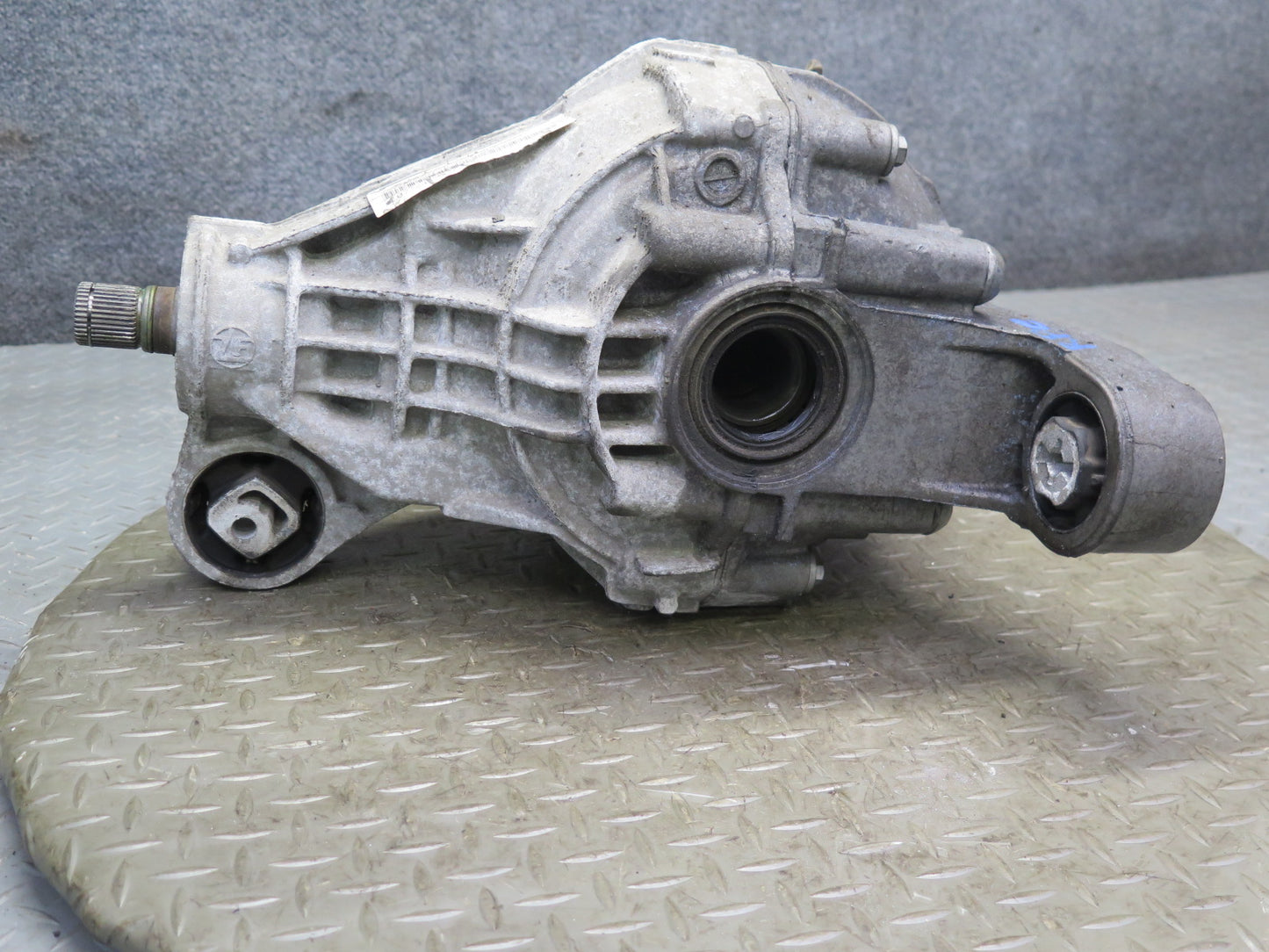 2011-2014 Porsche Cayenne 958 4.8L Turbo Rear Axle Differential Carrier 2.92