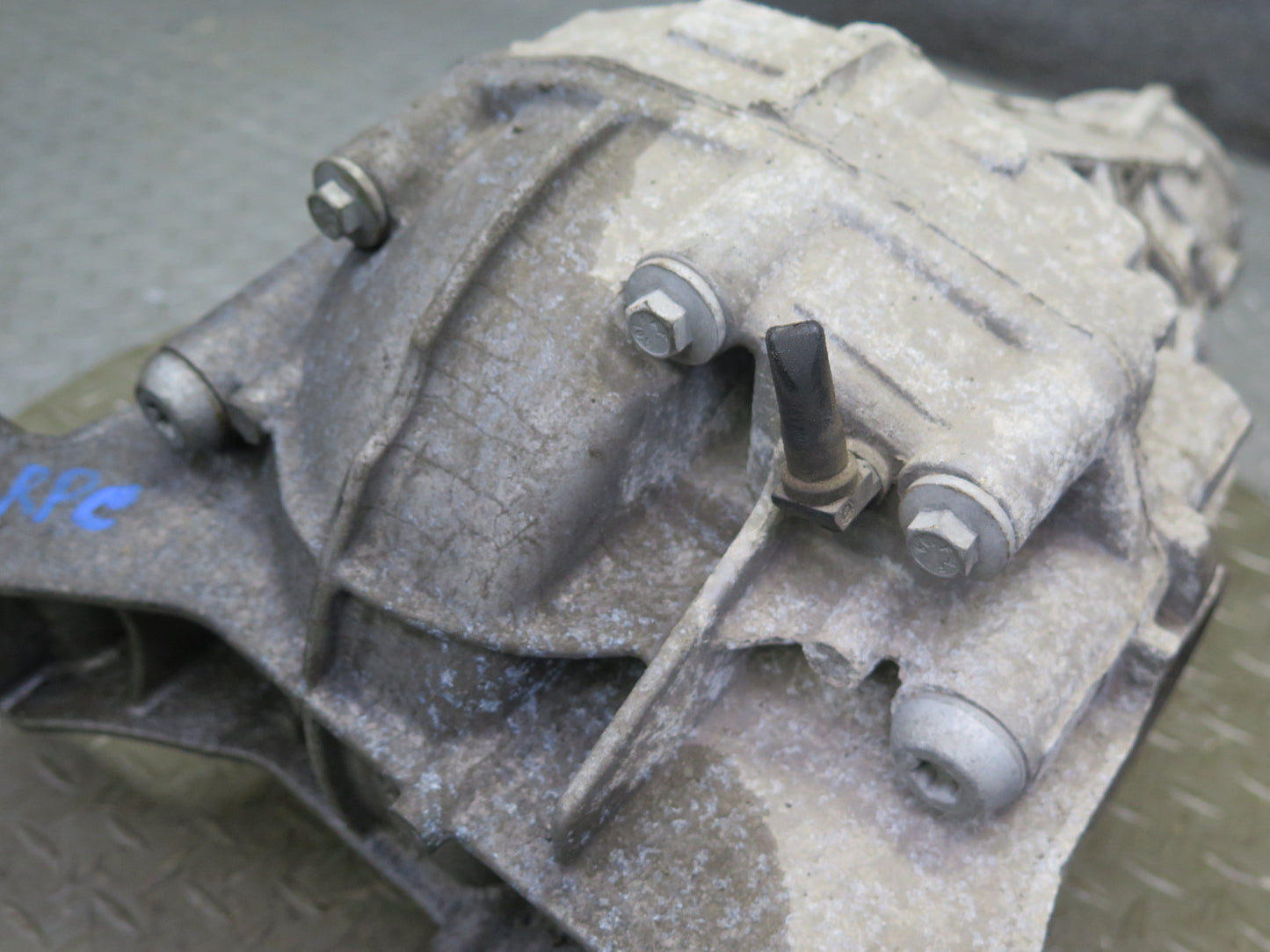 2011-2014 Porsche Cayenne 958 4.8L Turbo Rear Axle Differential Carrier 2.92