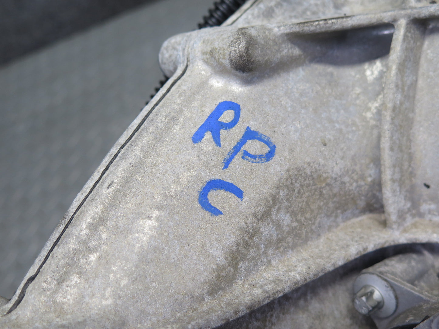 11-14 Porsche Cayenne 958 4.8L Turbo AWD Transmission Transfer Case Box W/ Motor