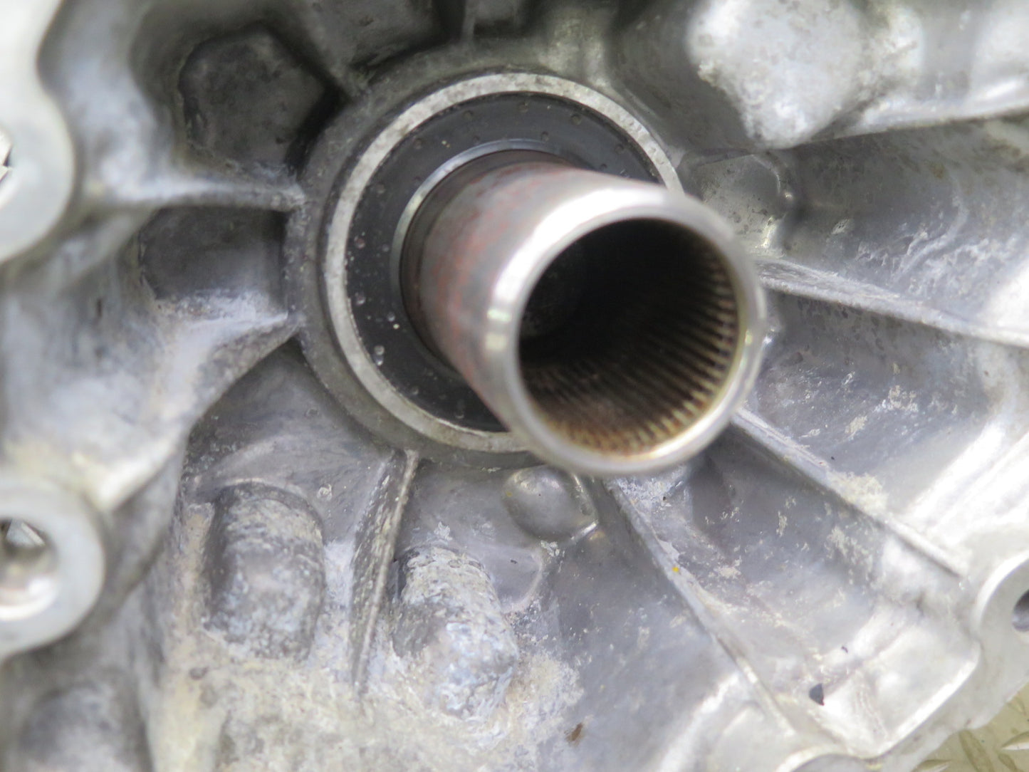 11-14 Porsche Cayenne 958 4.8L Turbo AWD Transmission Transfer Case Box W/ Motor