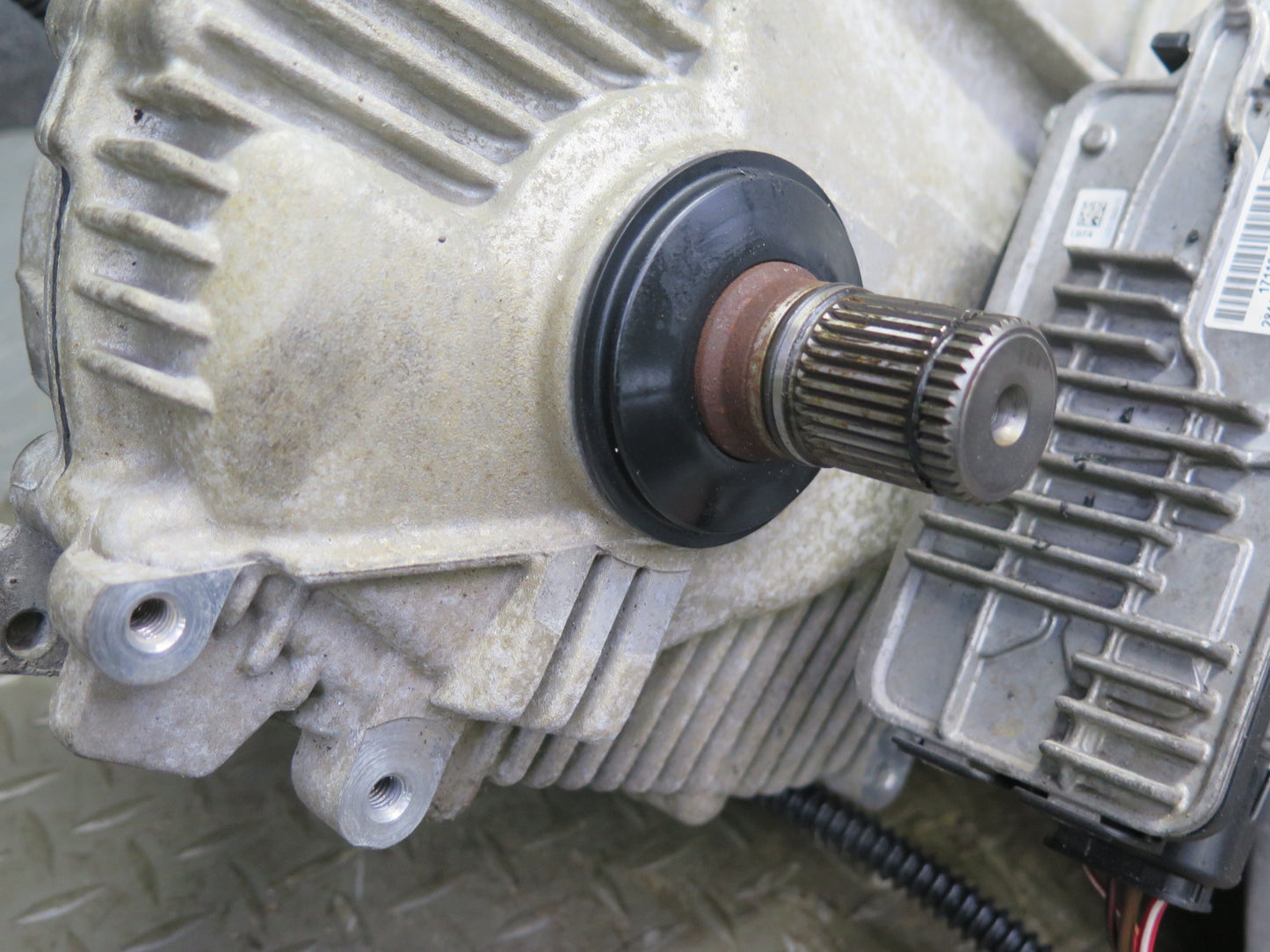 11-14 Porsche Cayenne 958 4.8L Turbo AWD Transmission Transfer Case Box W/ Motor