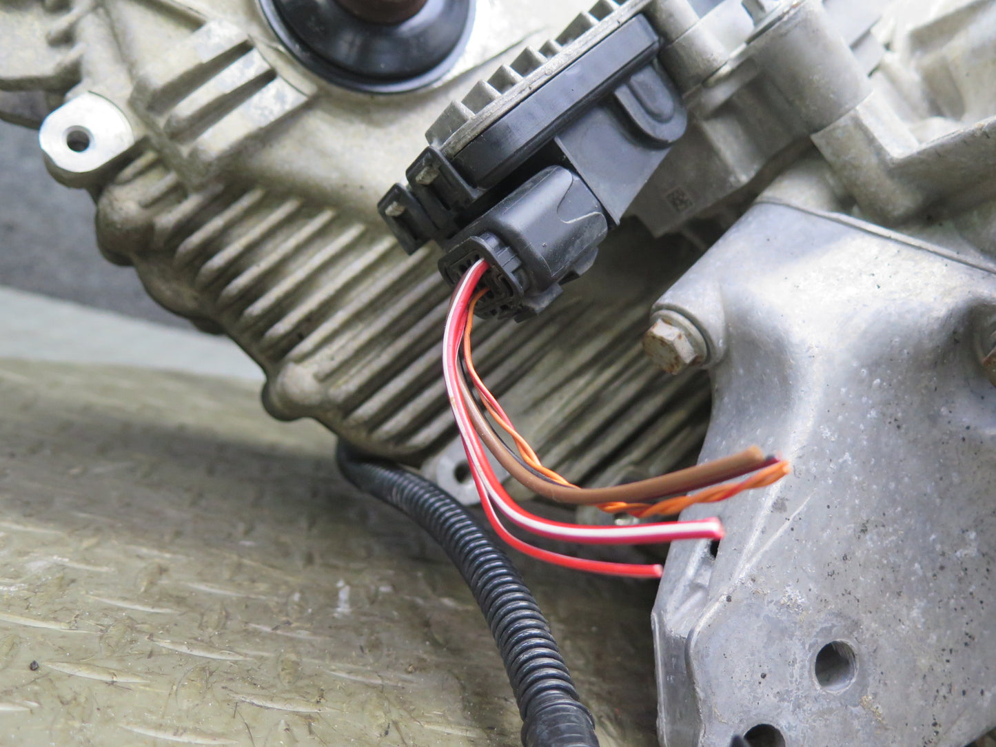 11-14 Porsche Cayenne 958 4.8L Turbo AWD Transmission Transfer Case Box W/ Motor